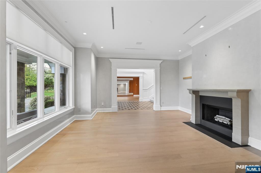 351 Lewelen Circle