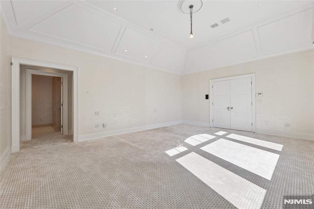 351 Lewelen Circle