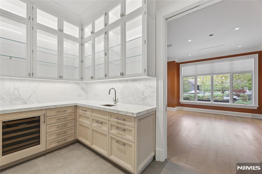 351 Lewelen Circle