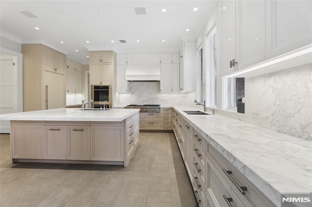 351 Lewelen Circle