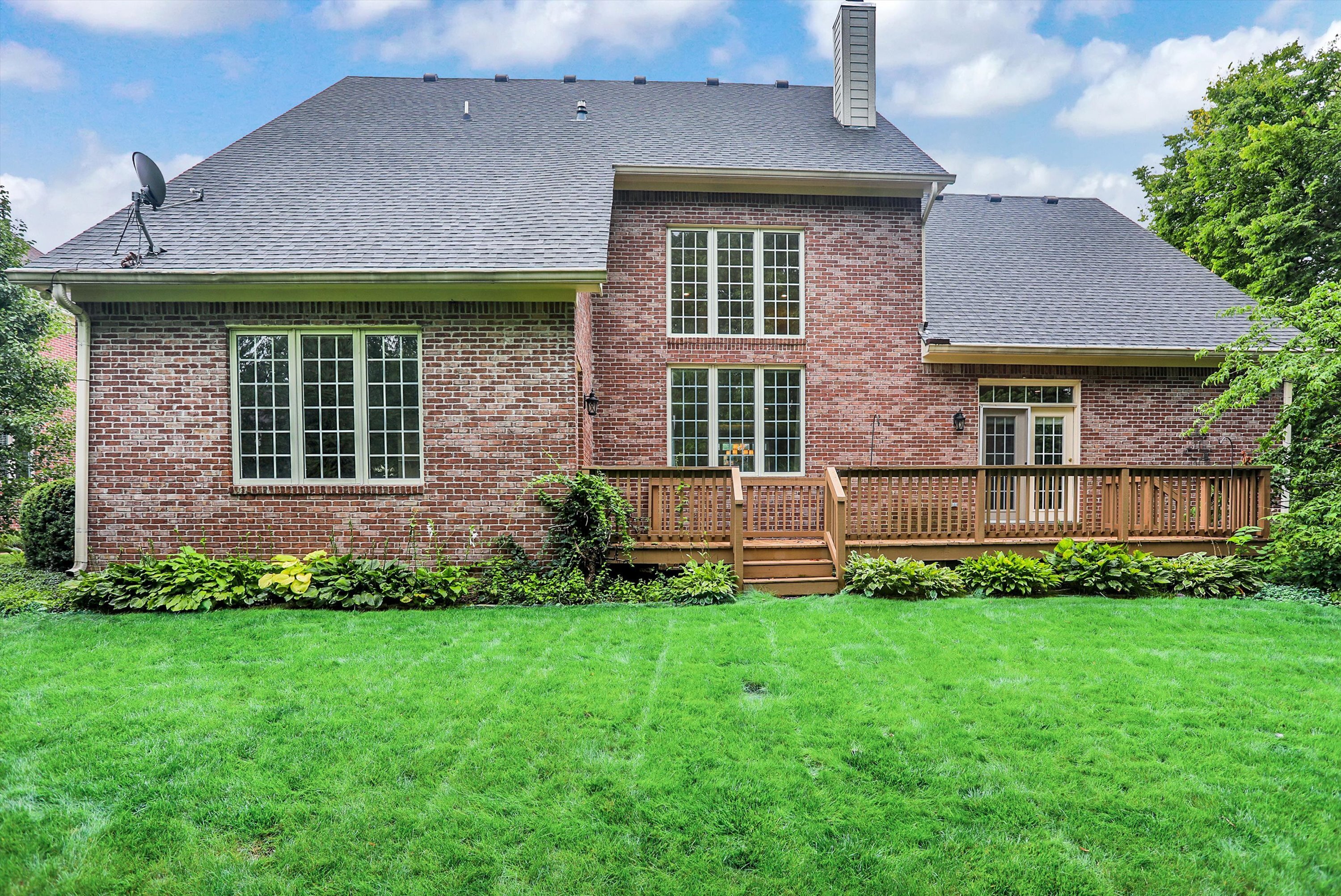 2710 Laura Drive