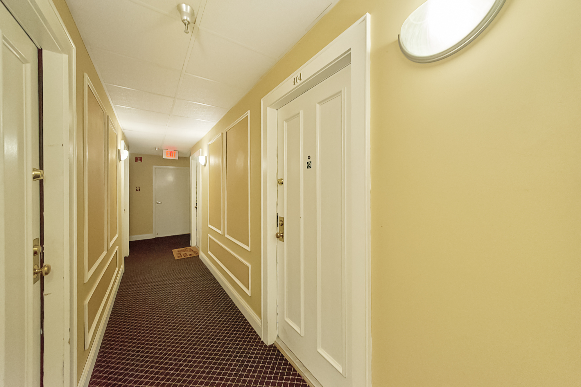 230 E 9th Street Unit: APT 404