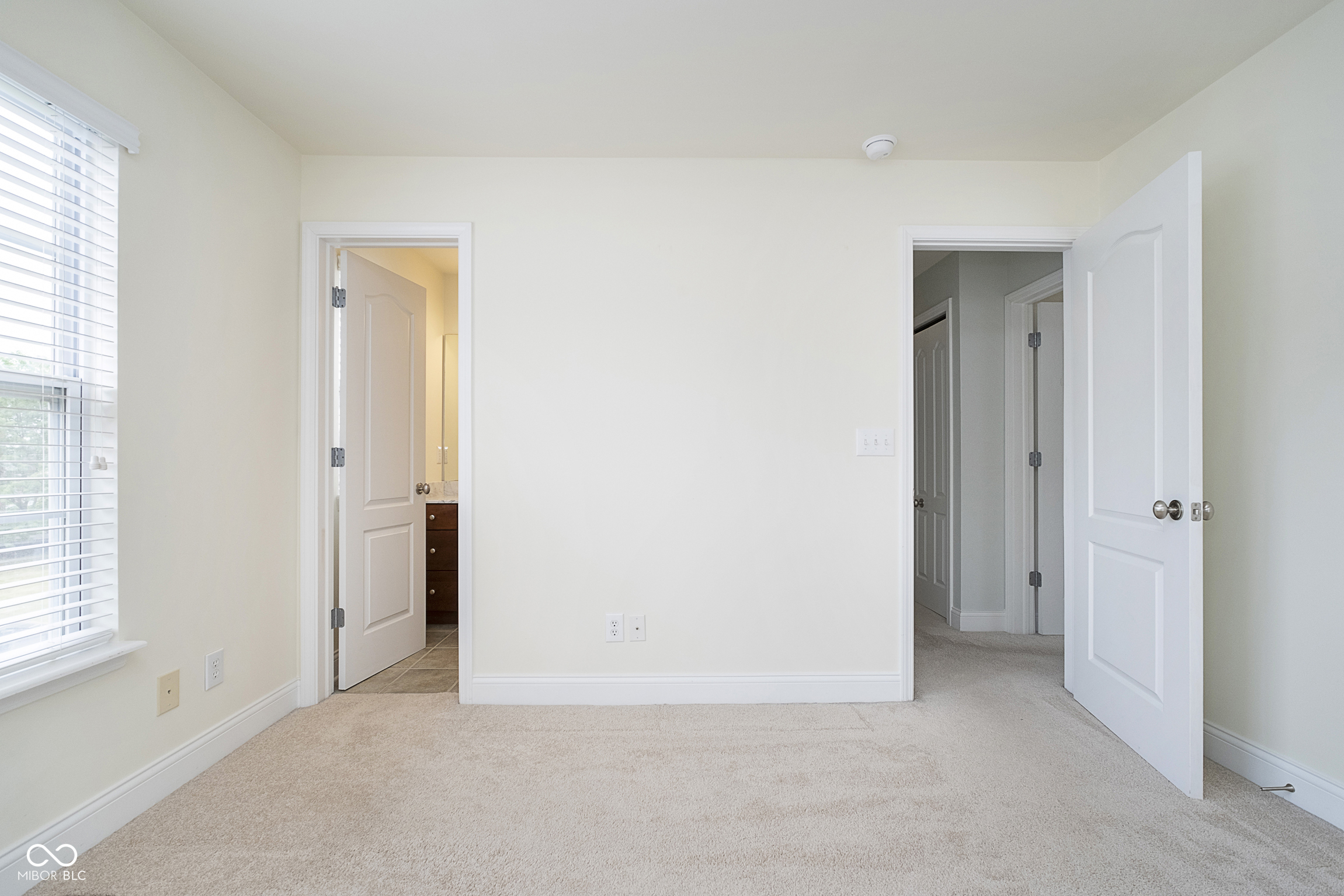464 American Way S