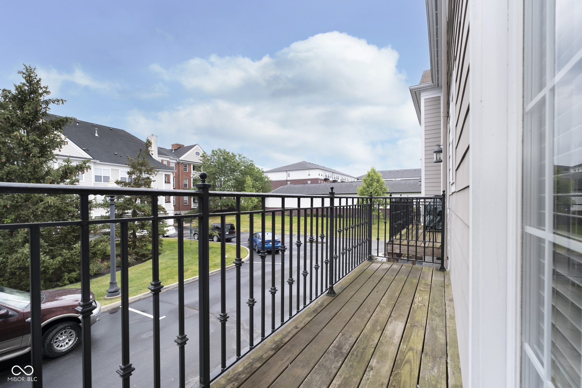 464 American Way S