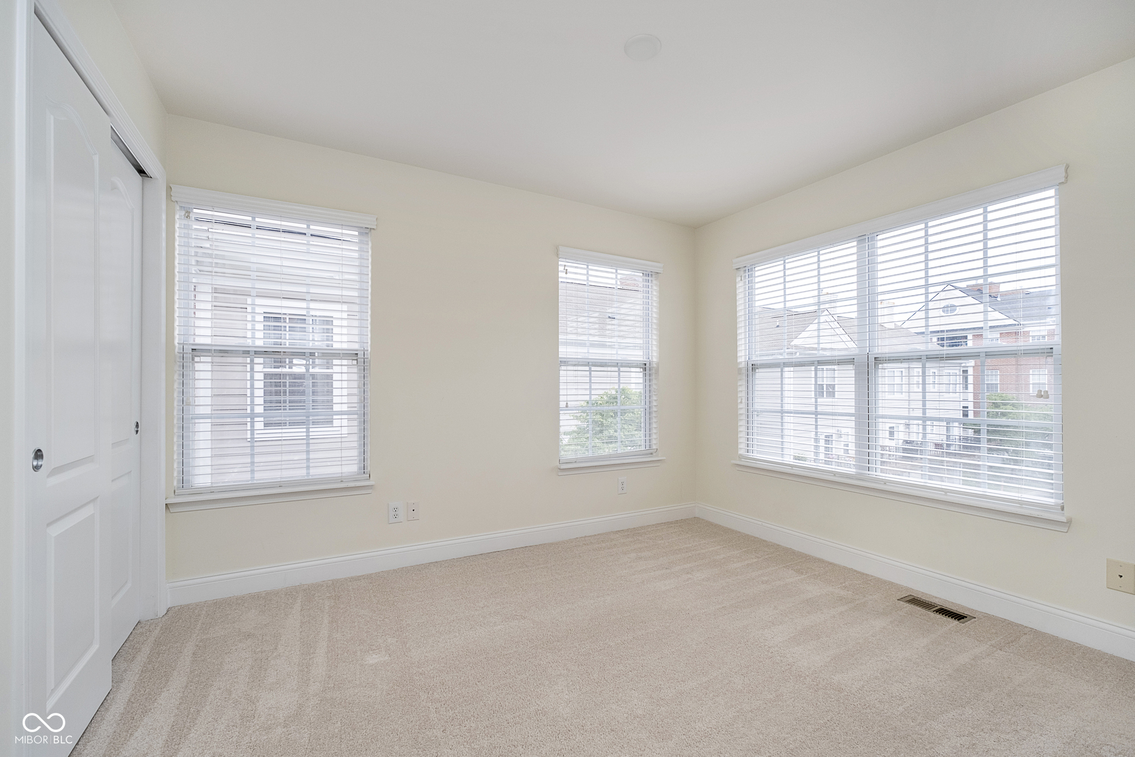464 American Way S