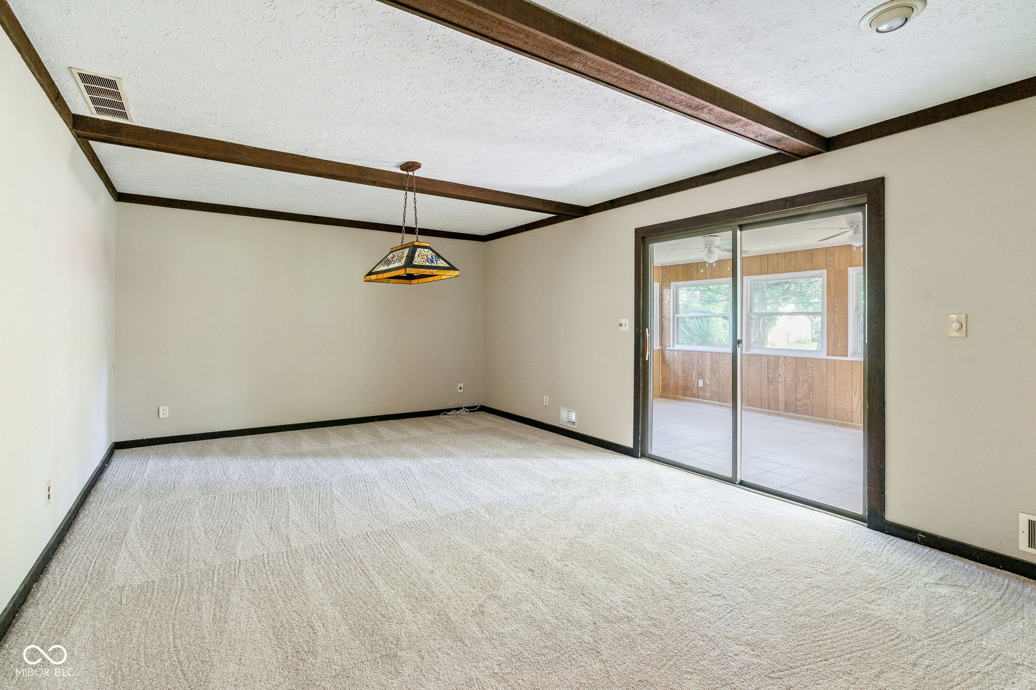 8134 Warbler Way