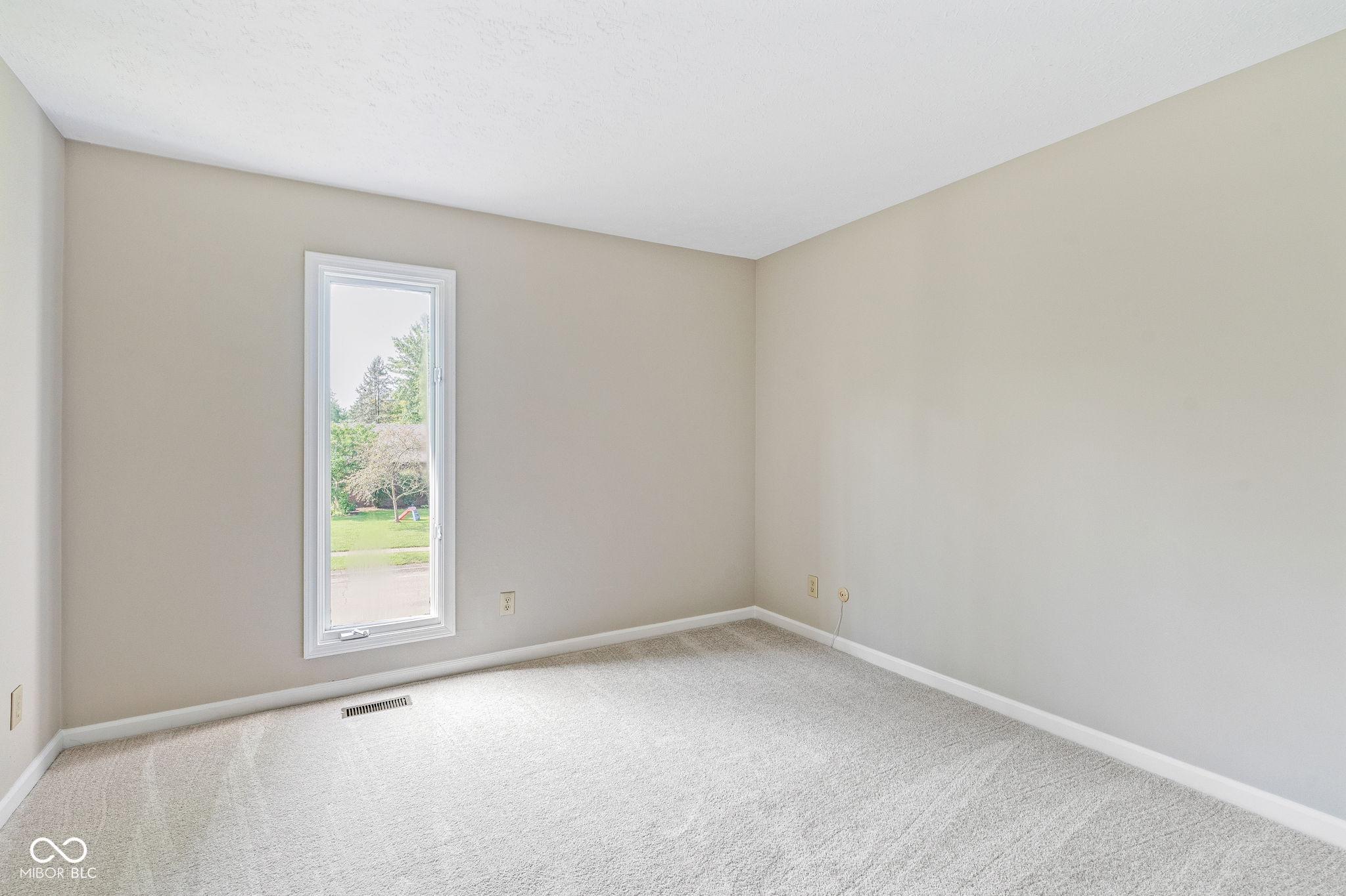 8134 Warbler Way
