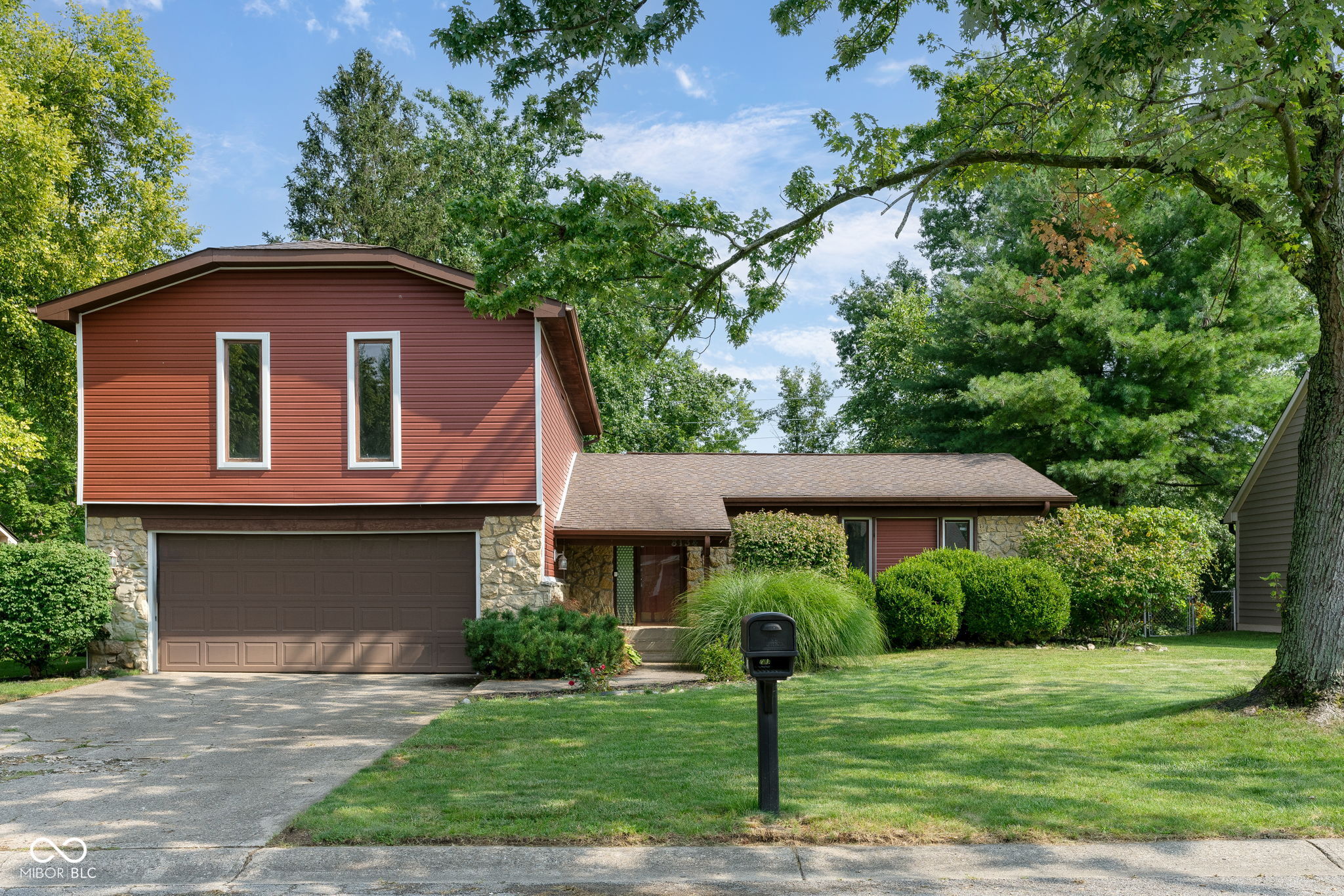 8134 Warbler Way