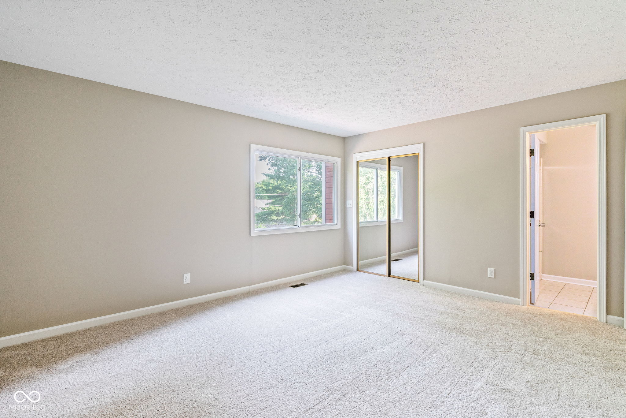 8134 Warbler Way