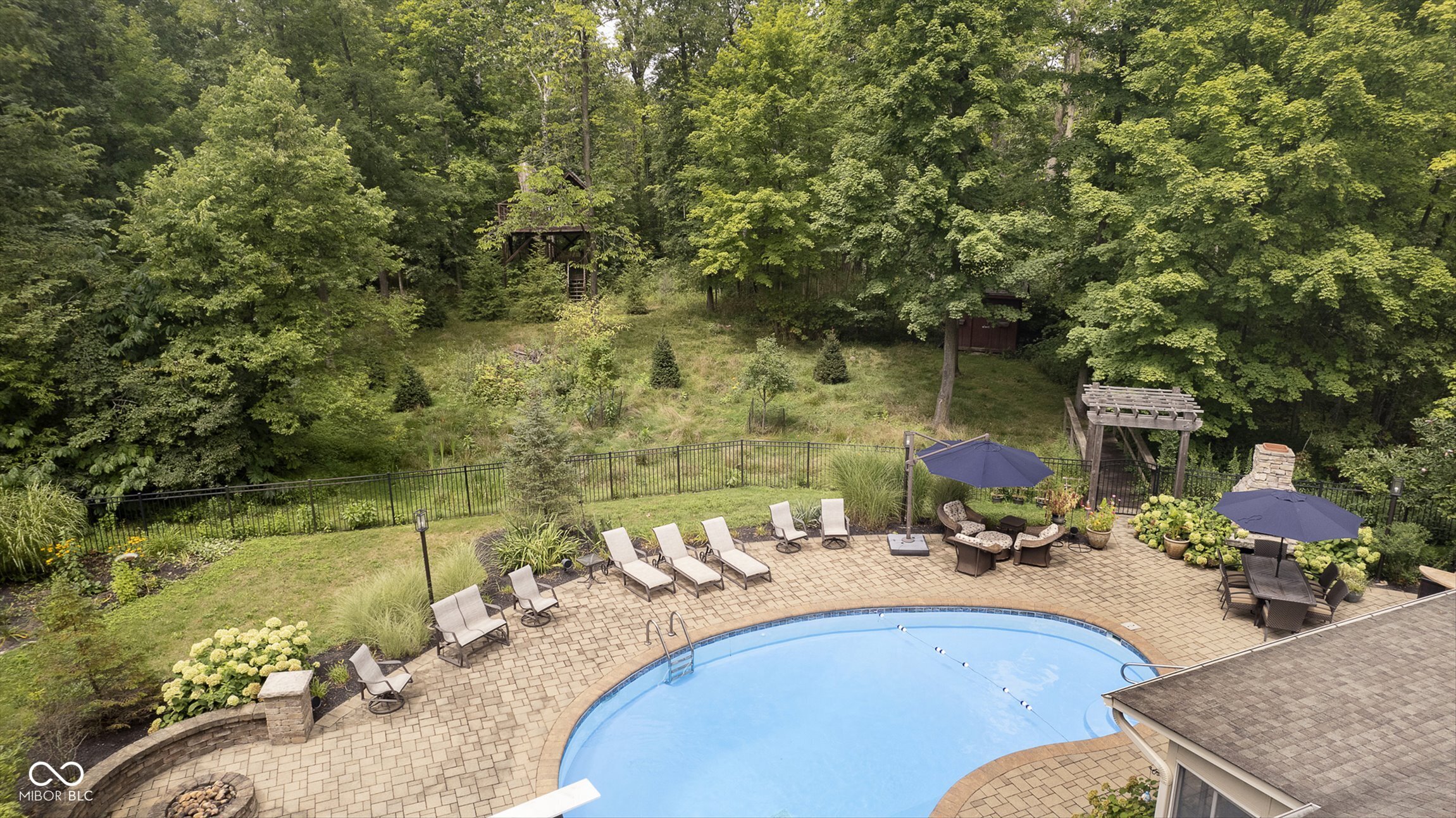 16246 Oak Road