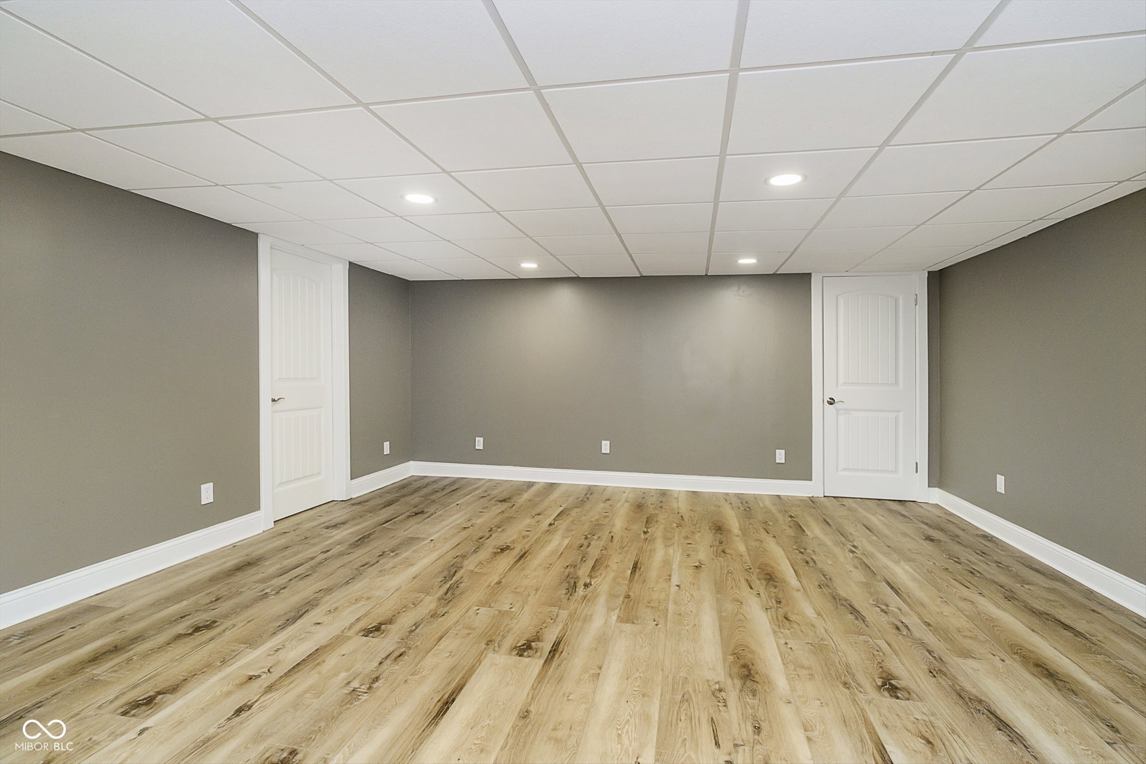 16246 Oak Road