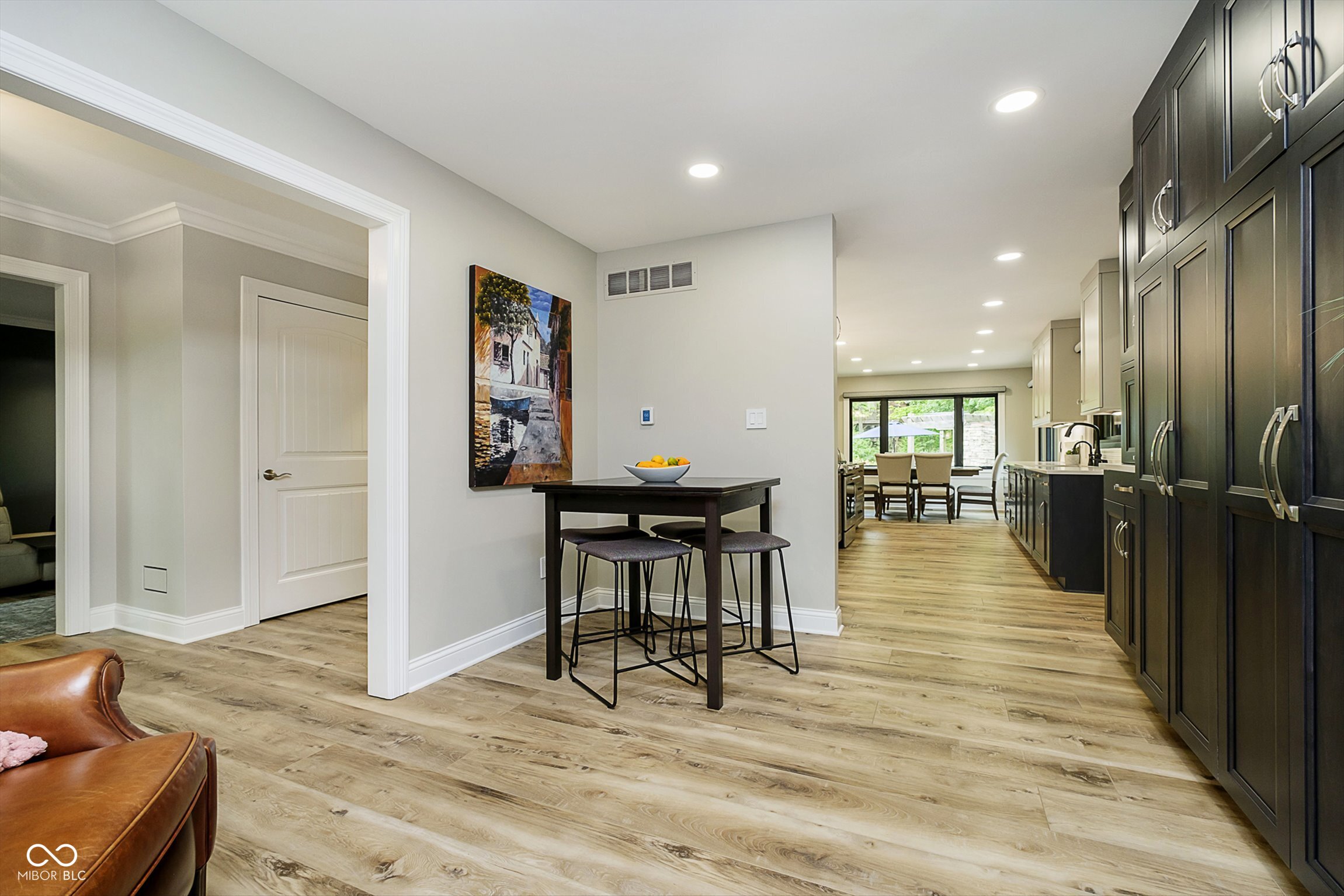 16246 Oak Road