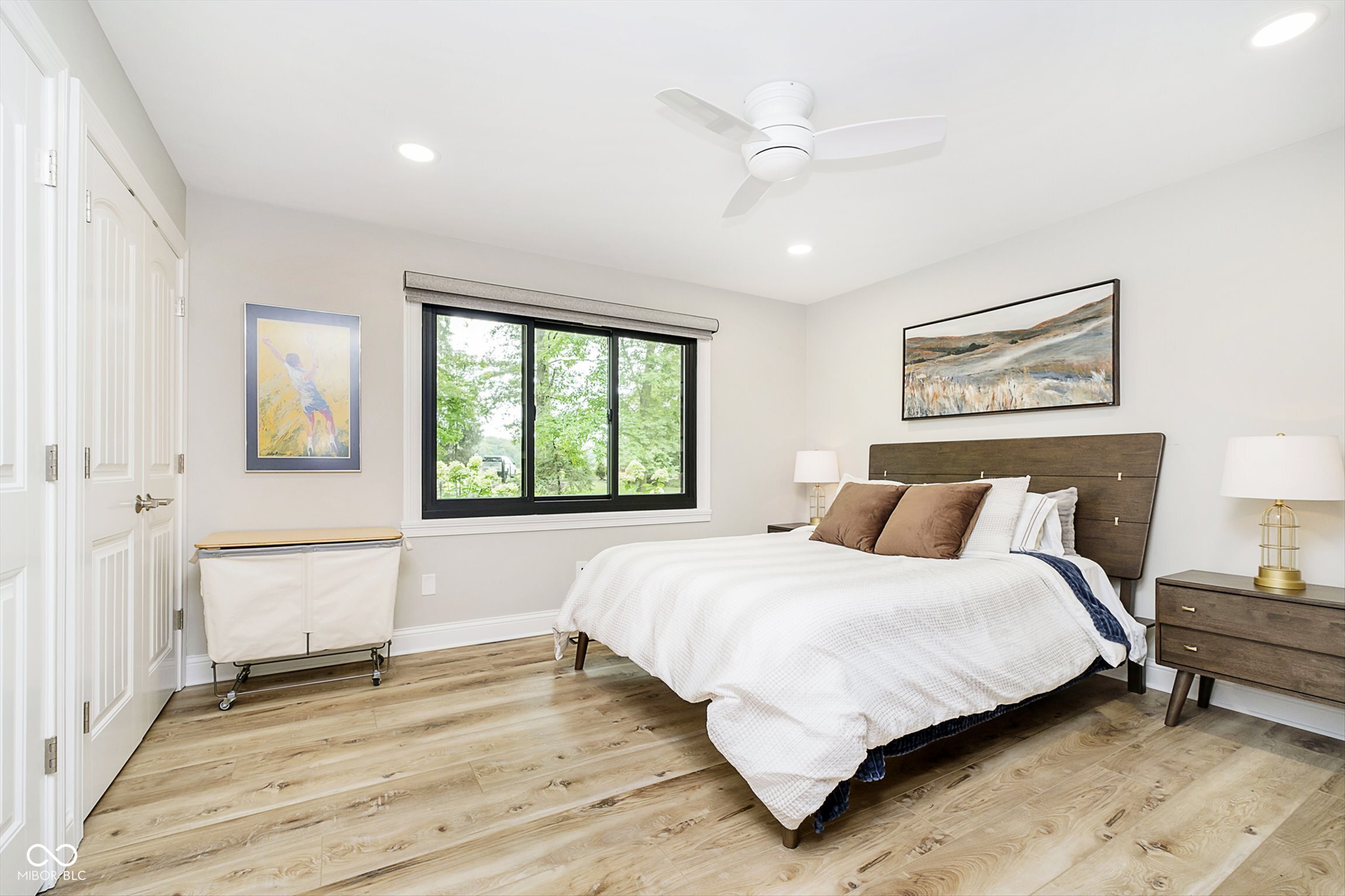 16246 Oak Road