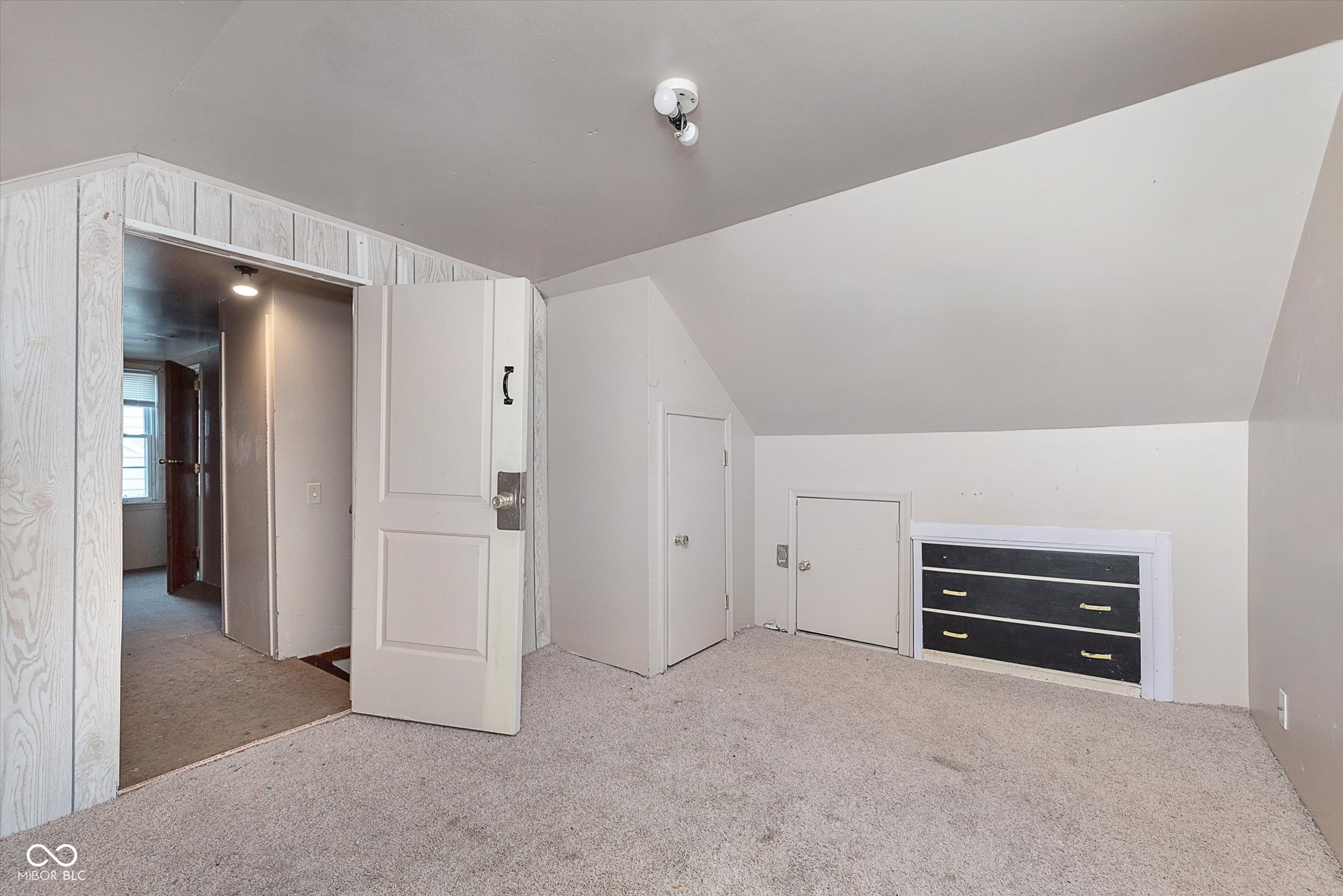 1936 Glenridge Drive