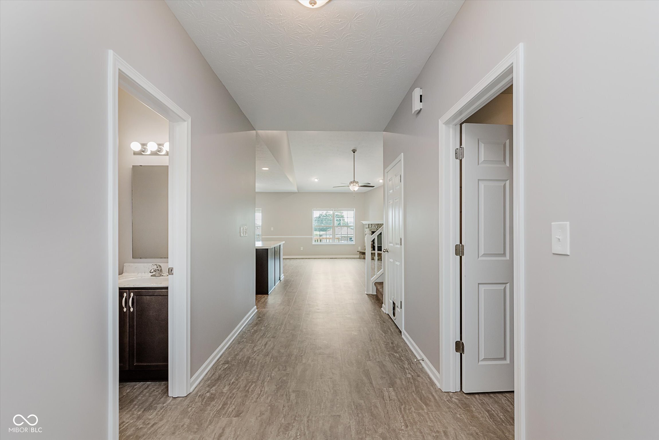 8894 Benjamin Lane
