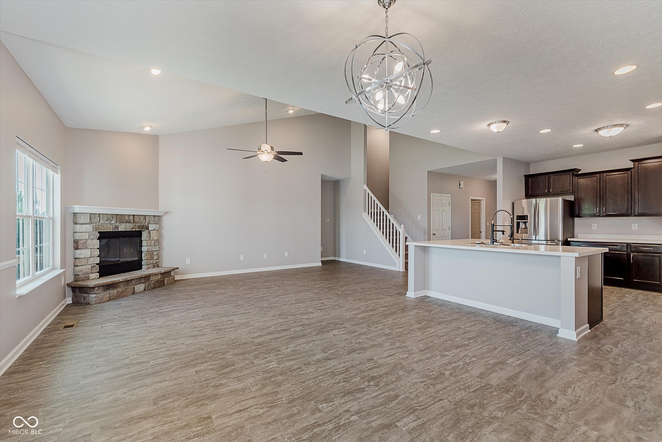 8894 Benjamin Lane