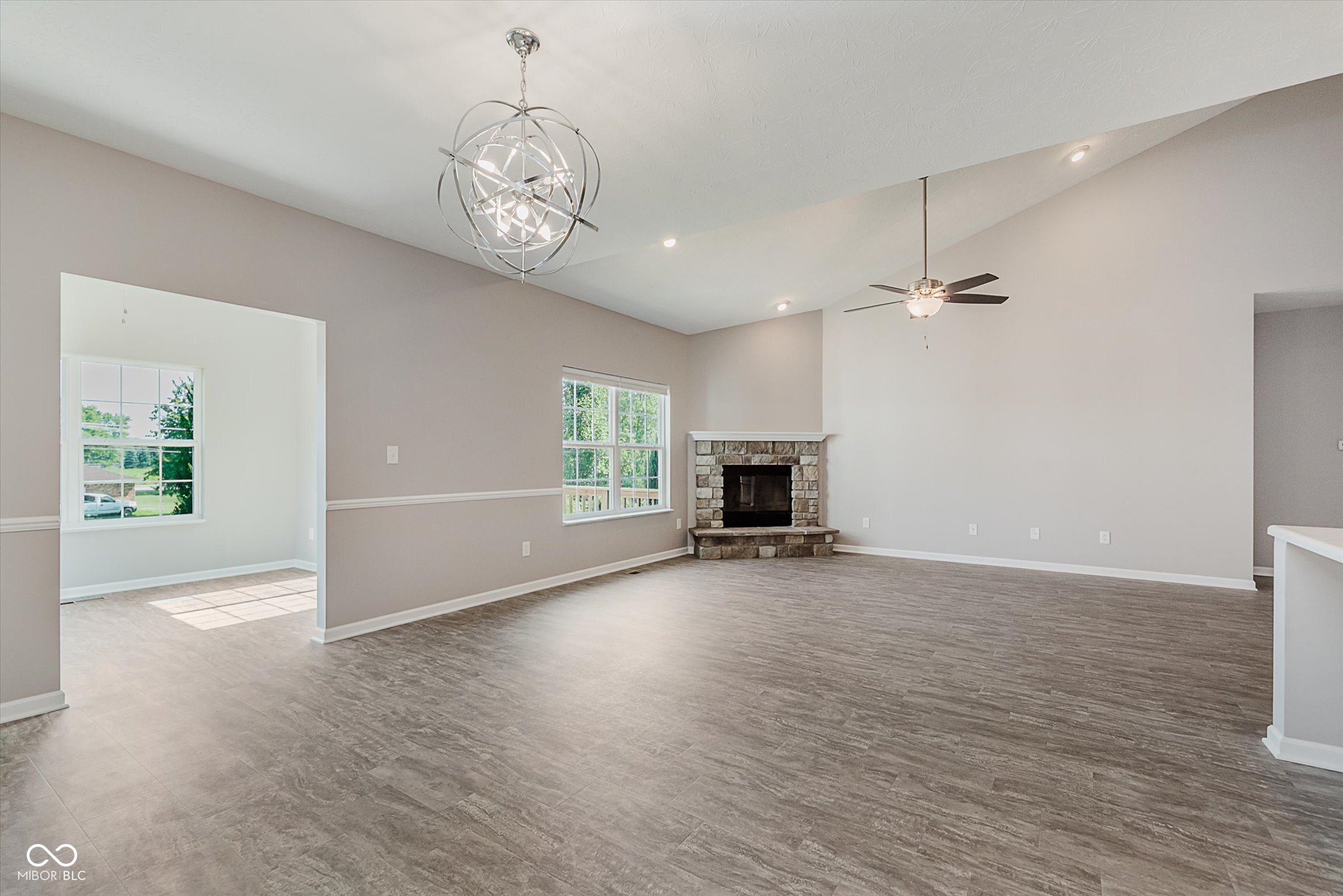 8894 Benjamin Lane