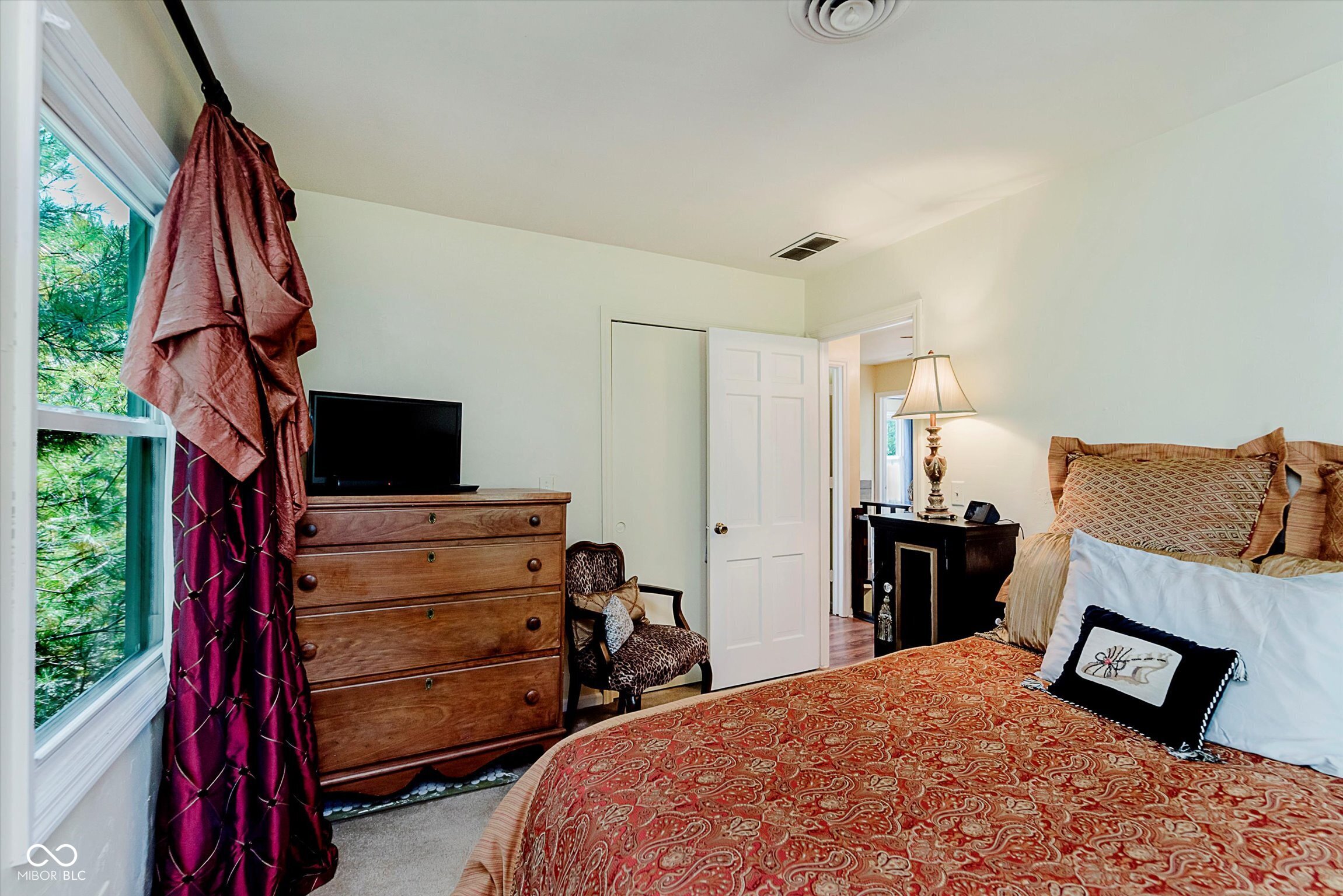 6262 Buttonwood Drive
