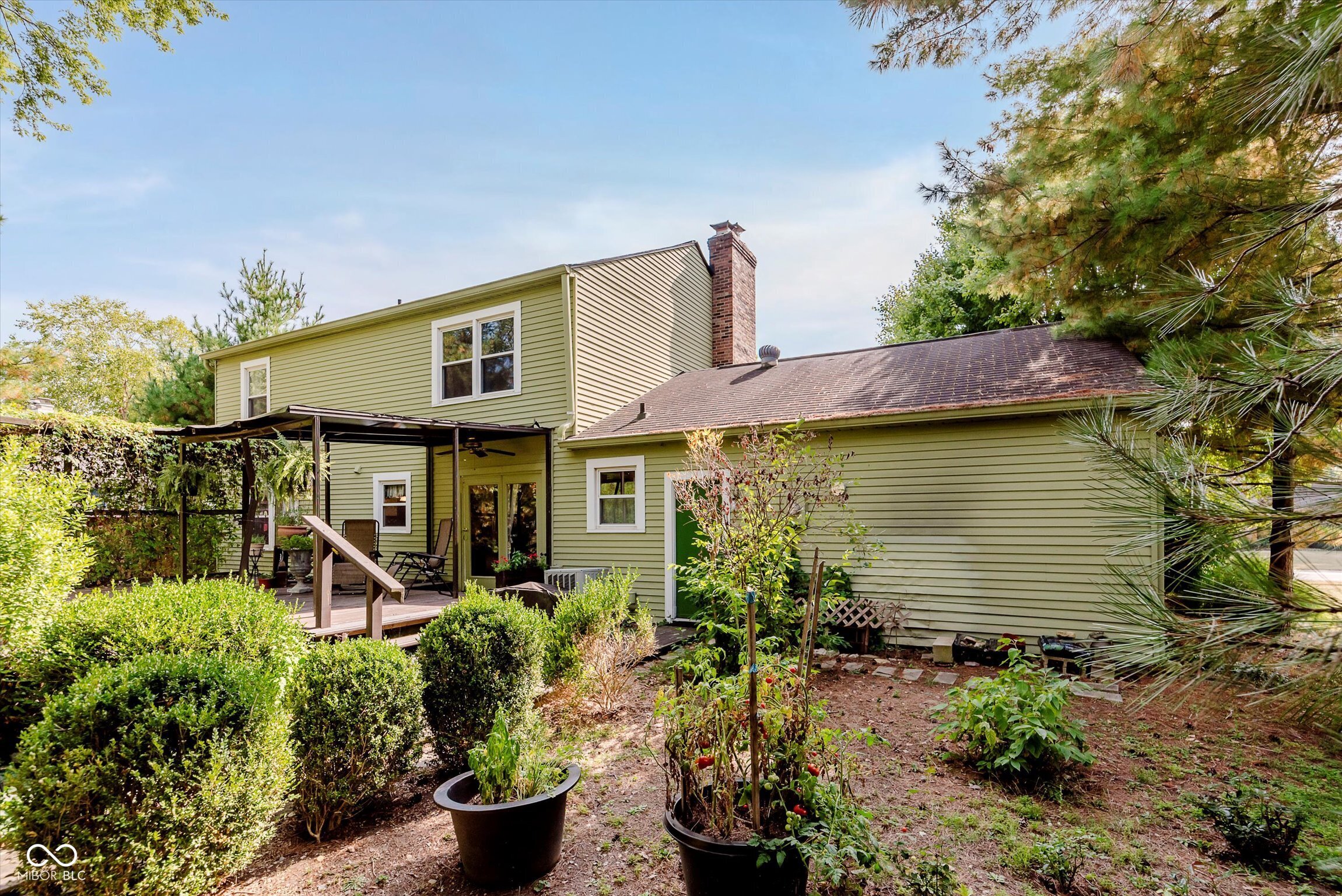 6262 Buttonwood Drive