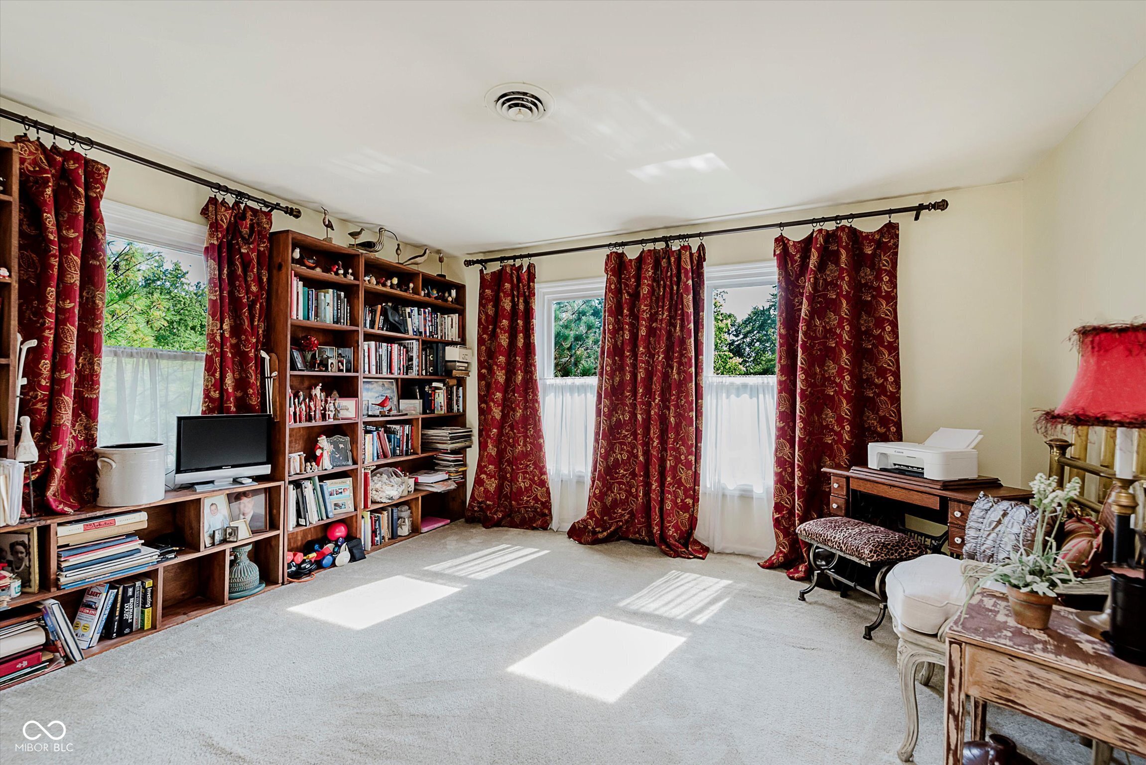 6262 Buttonwood Drive