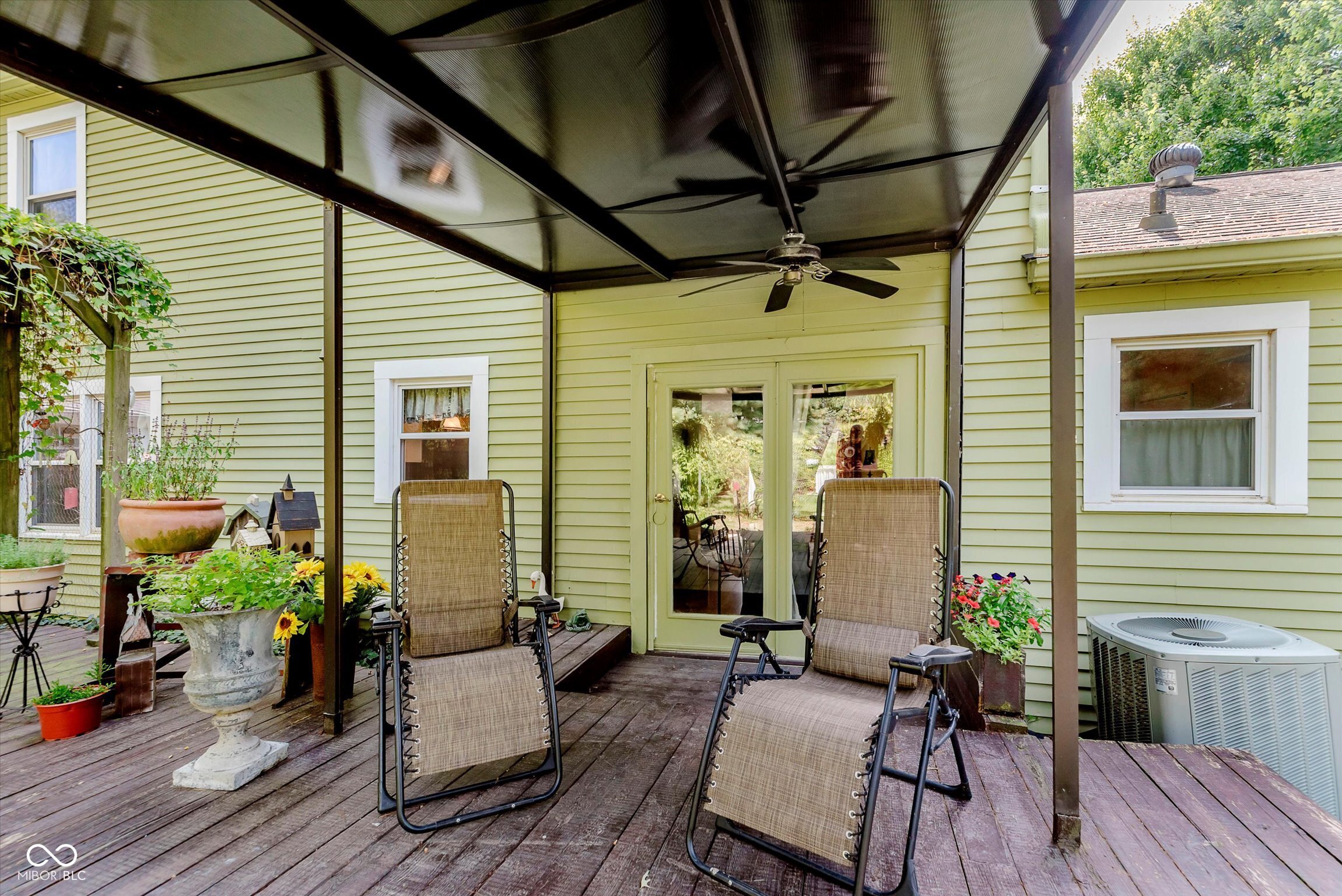 6262 Buttonwood Drive