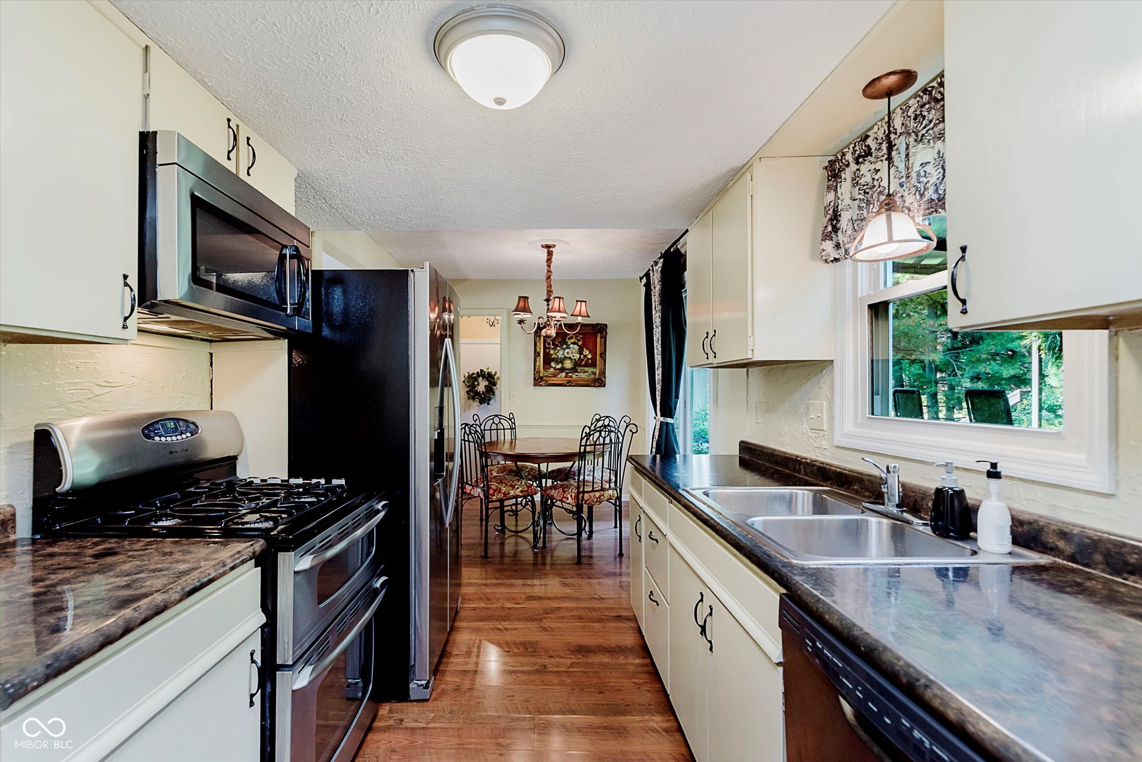 6262 Buttonwood Drive