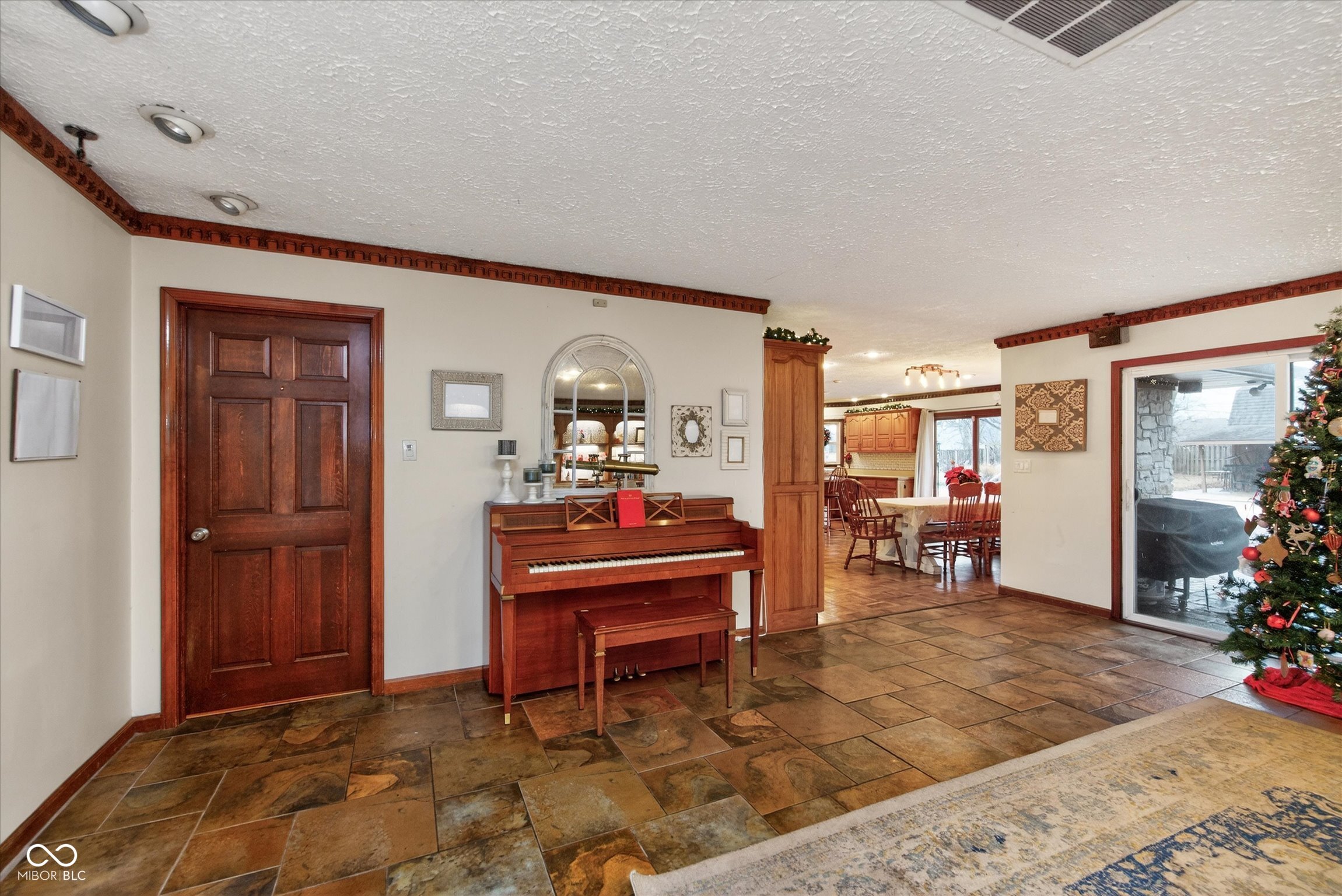 9641 Hamilton Hills Drive