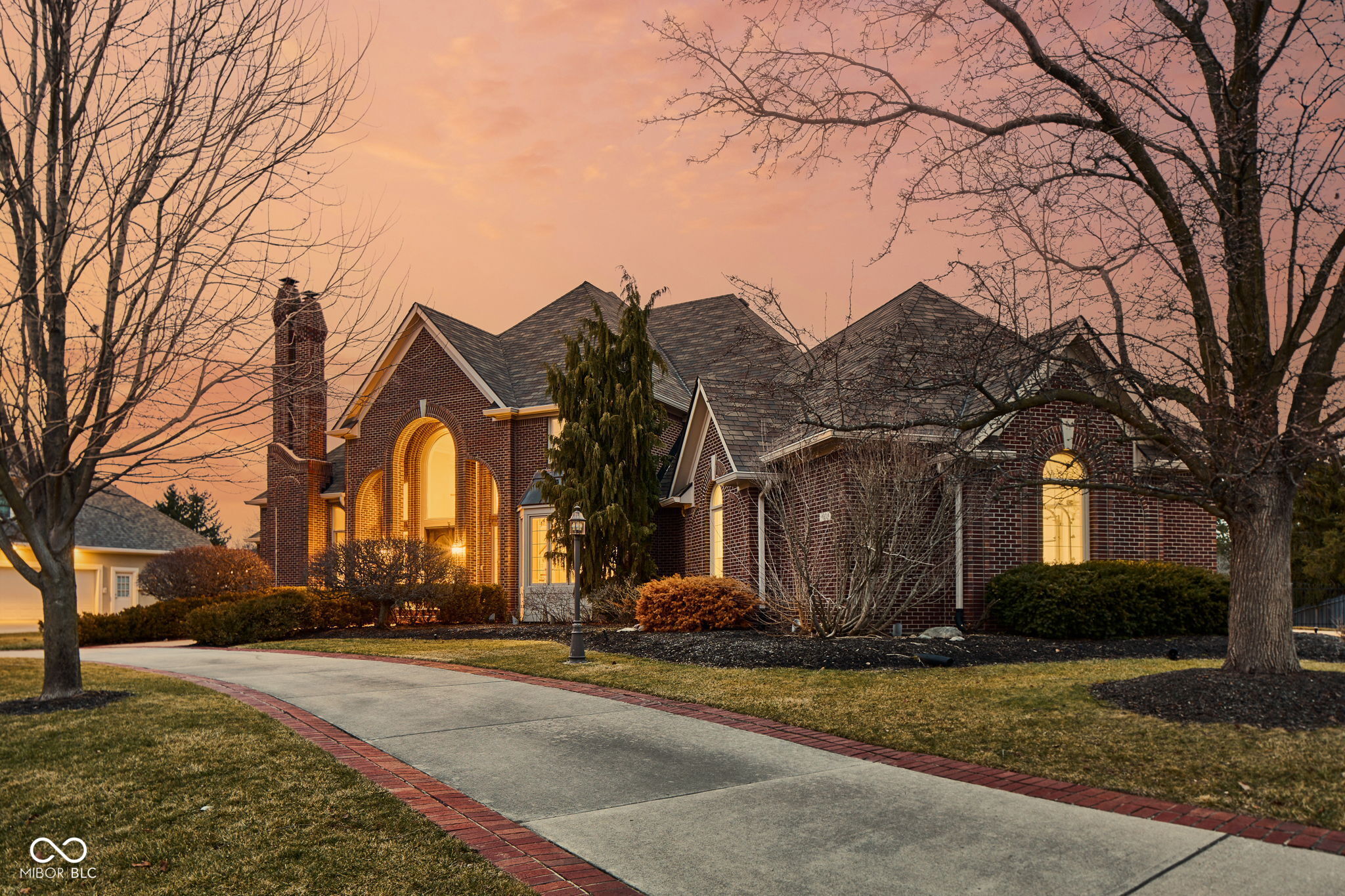 4904 Deer Ridge Drive S