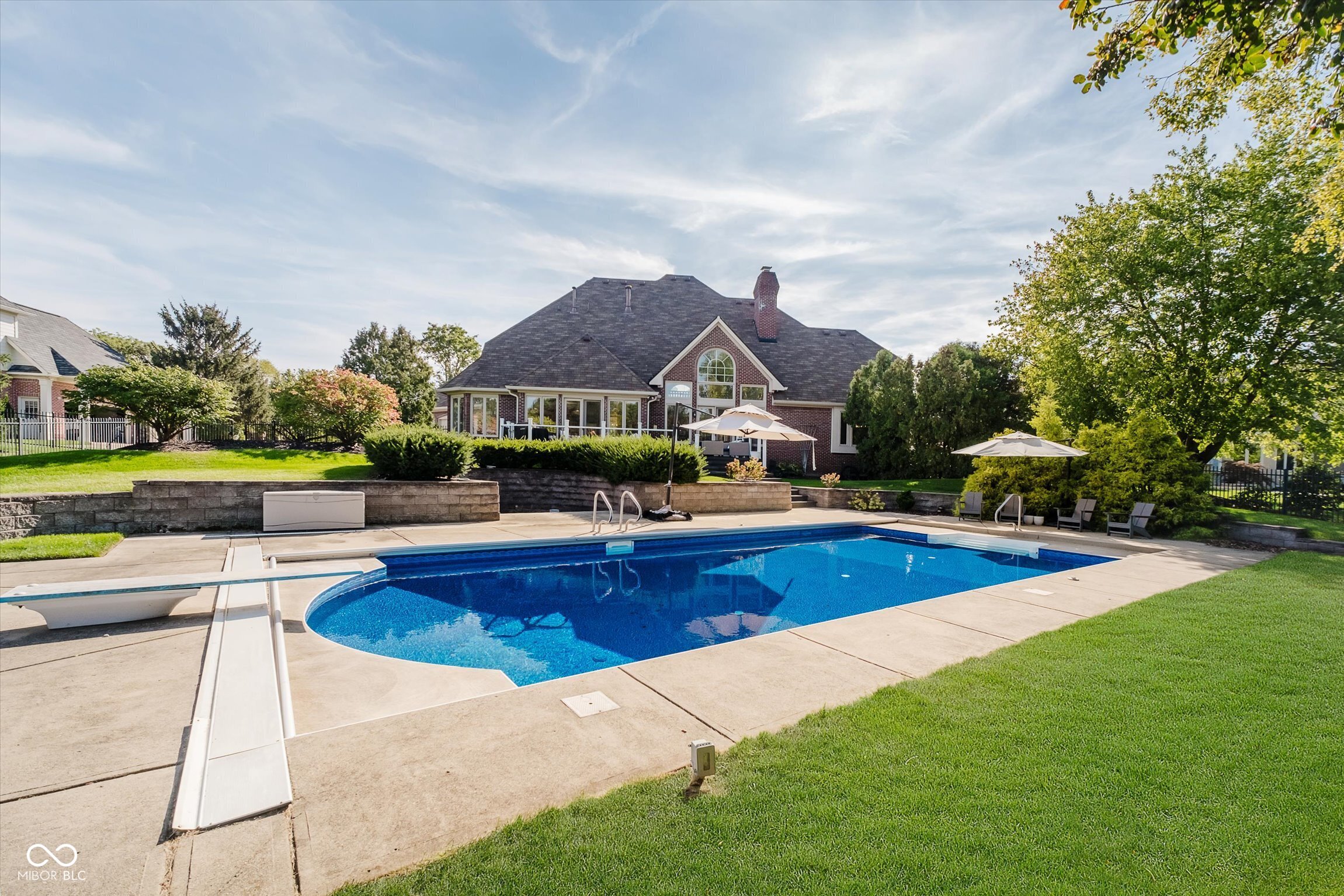 4904 Deer Ridge Drive S