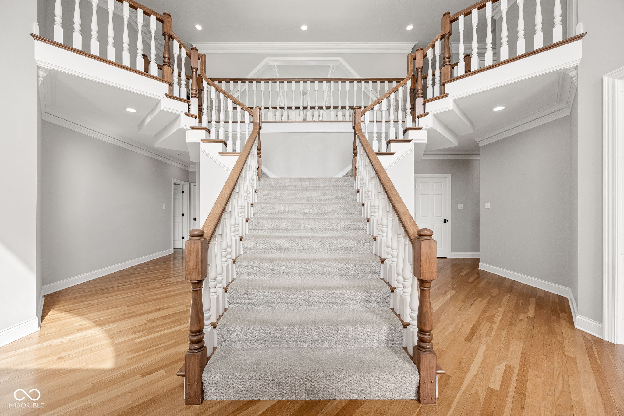 4904 Deer Ridge Drive S