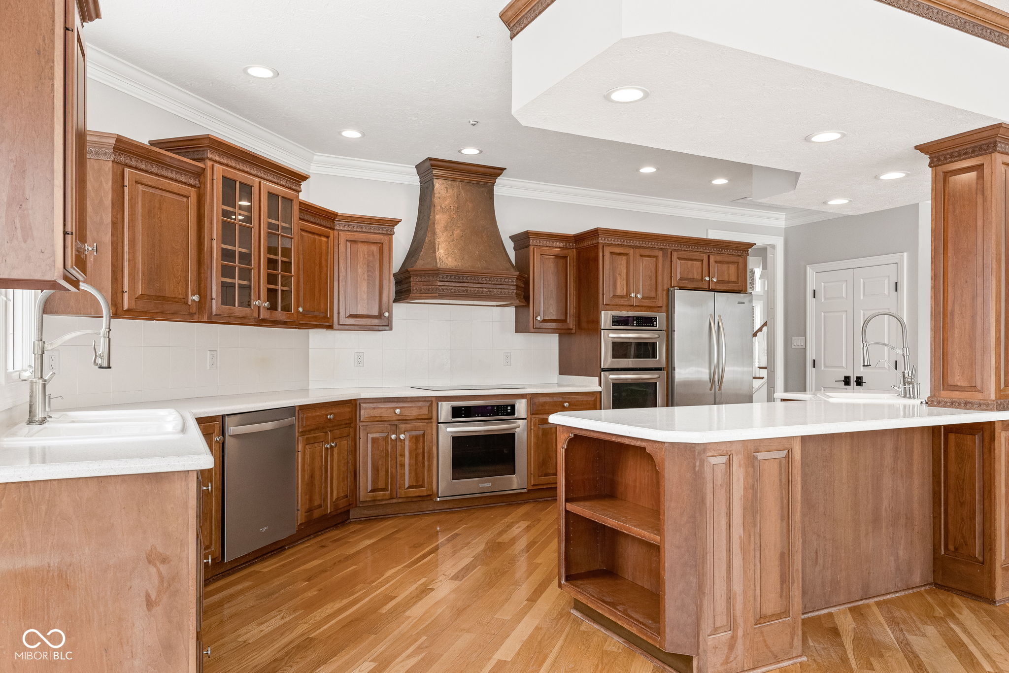 4904 Deer Ridge Drive S