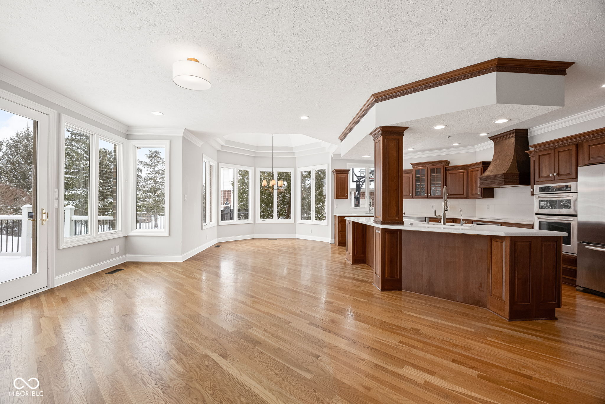 4904 Deer Ridge Drive S