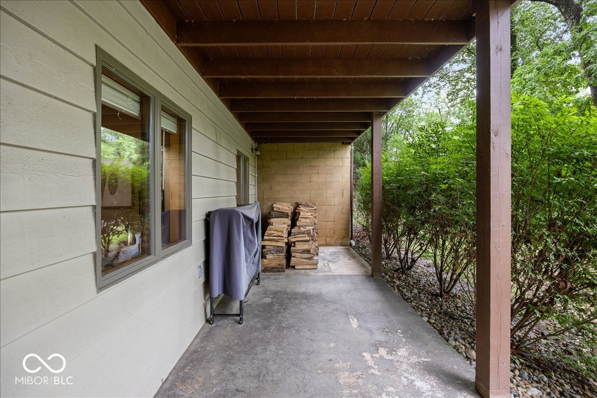 7215 Lion Drive