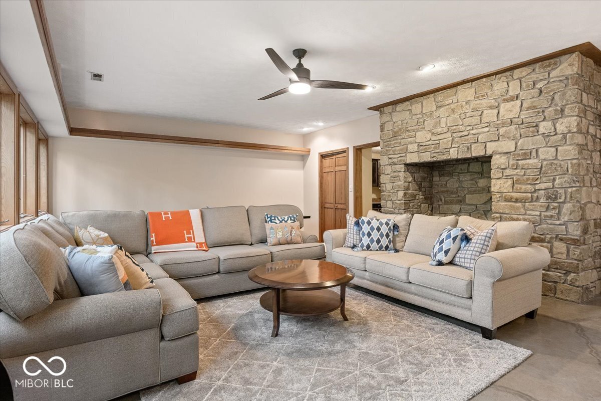 7215 Lion Drive