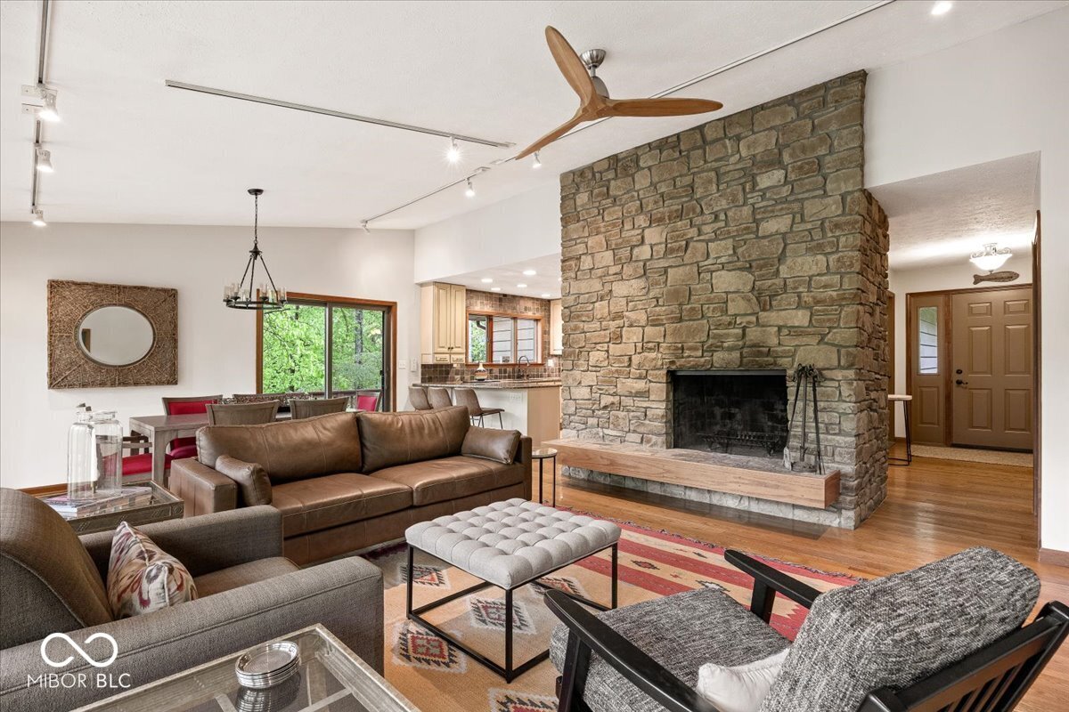 7215 Lion Drive