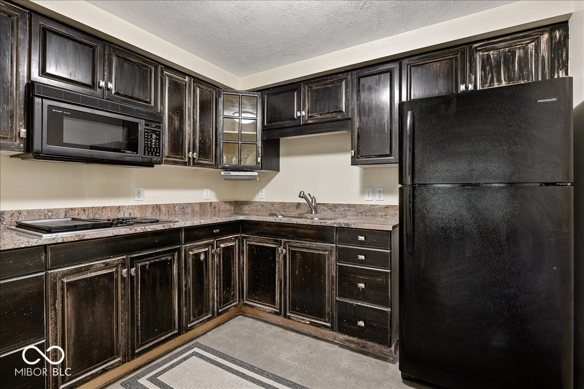 7215 Lion Drive