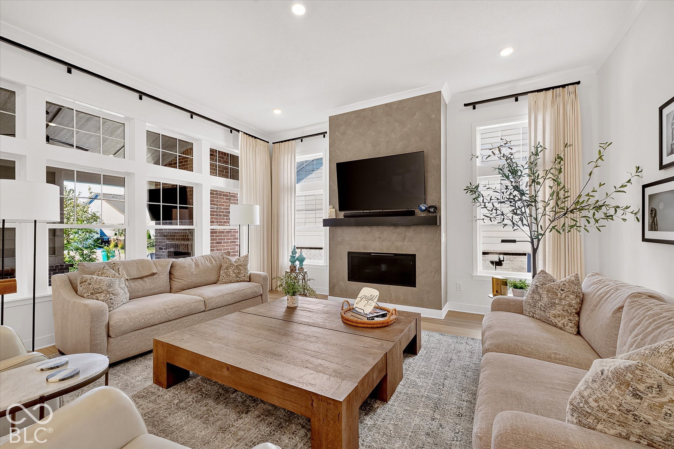 1405 Lake Haven Lane