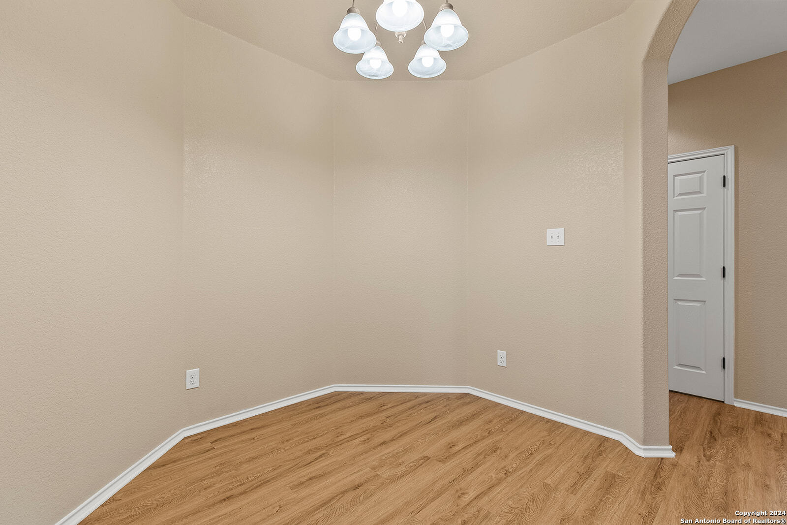 9902 AMBERG PATH