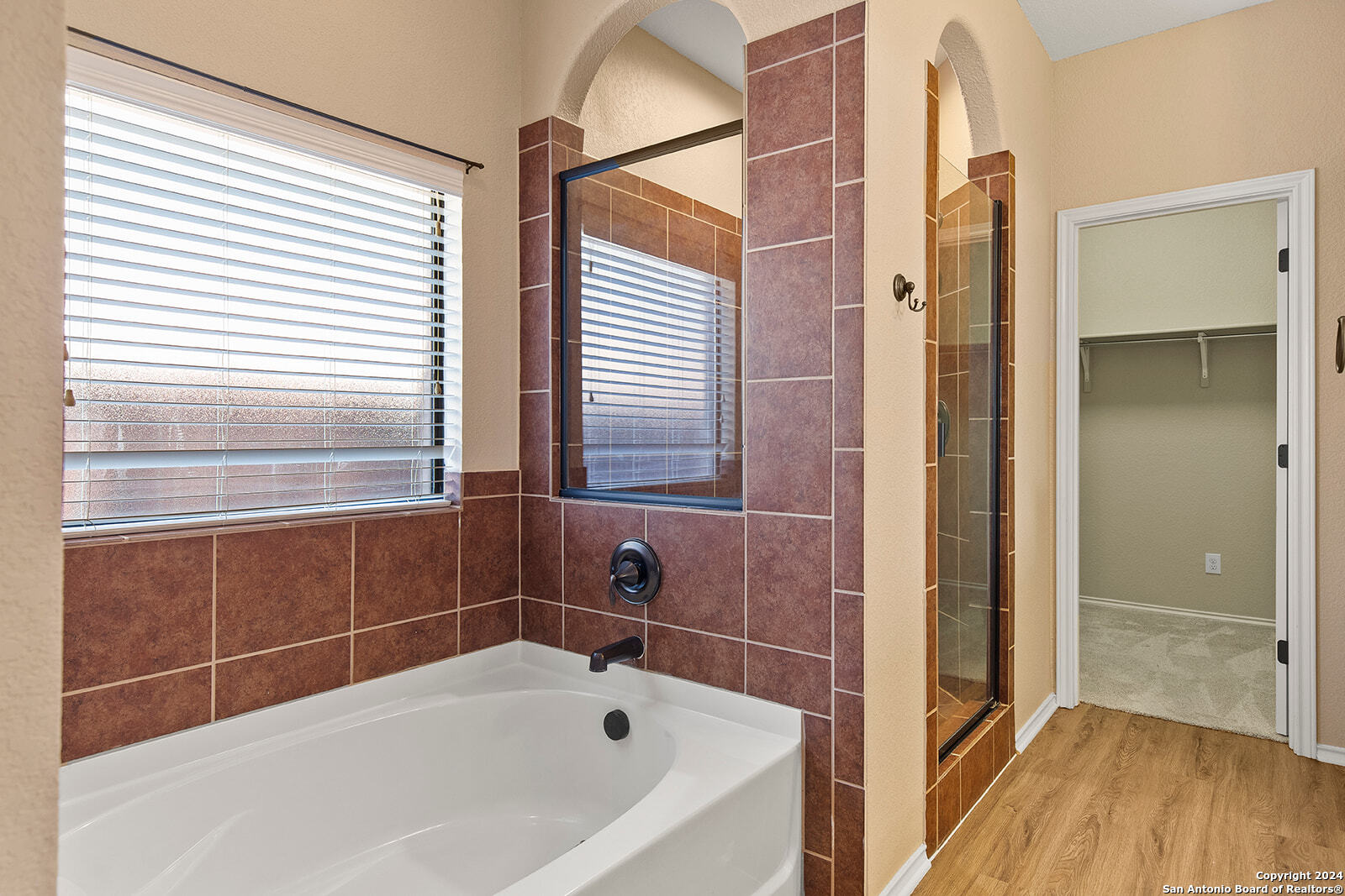 9902 AMBERG PATH