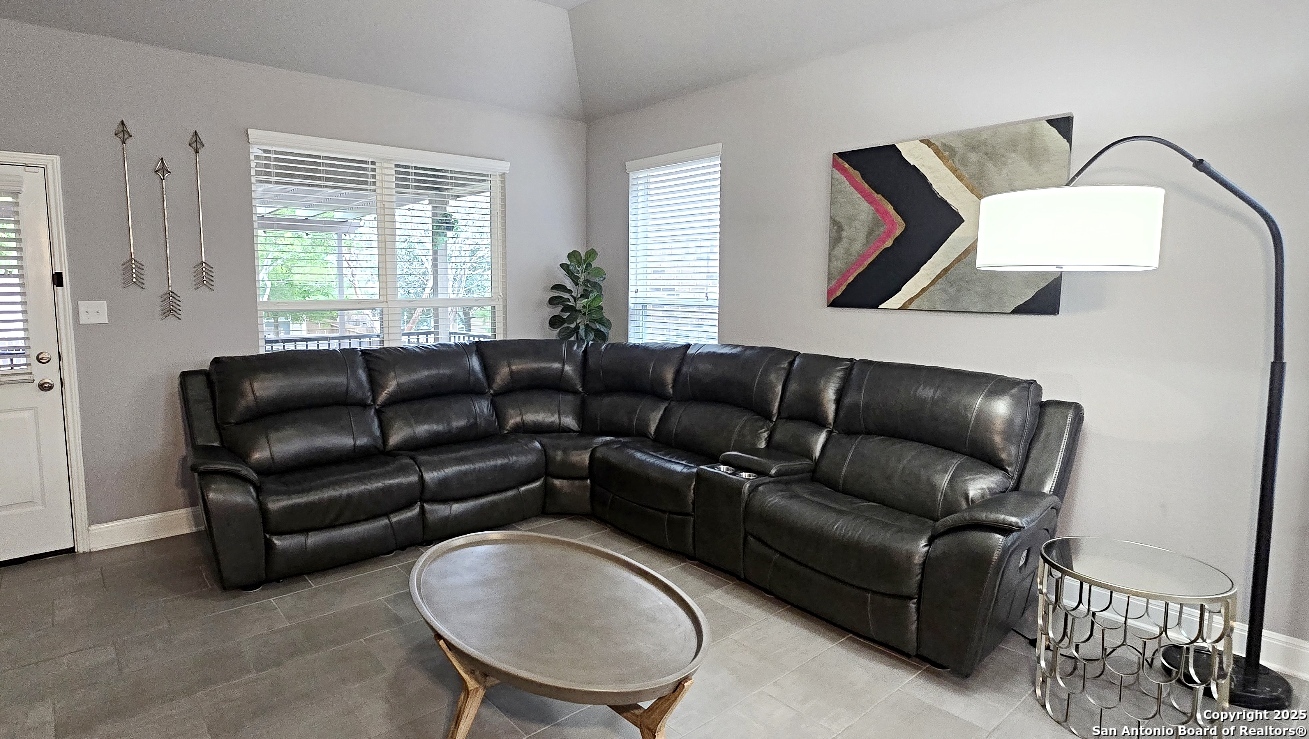 5823 Calaveras Way