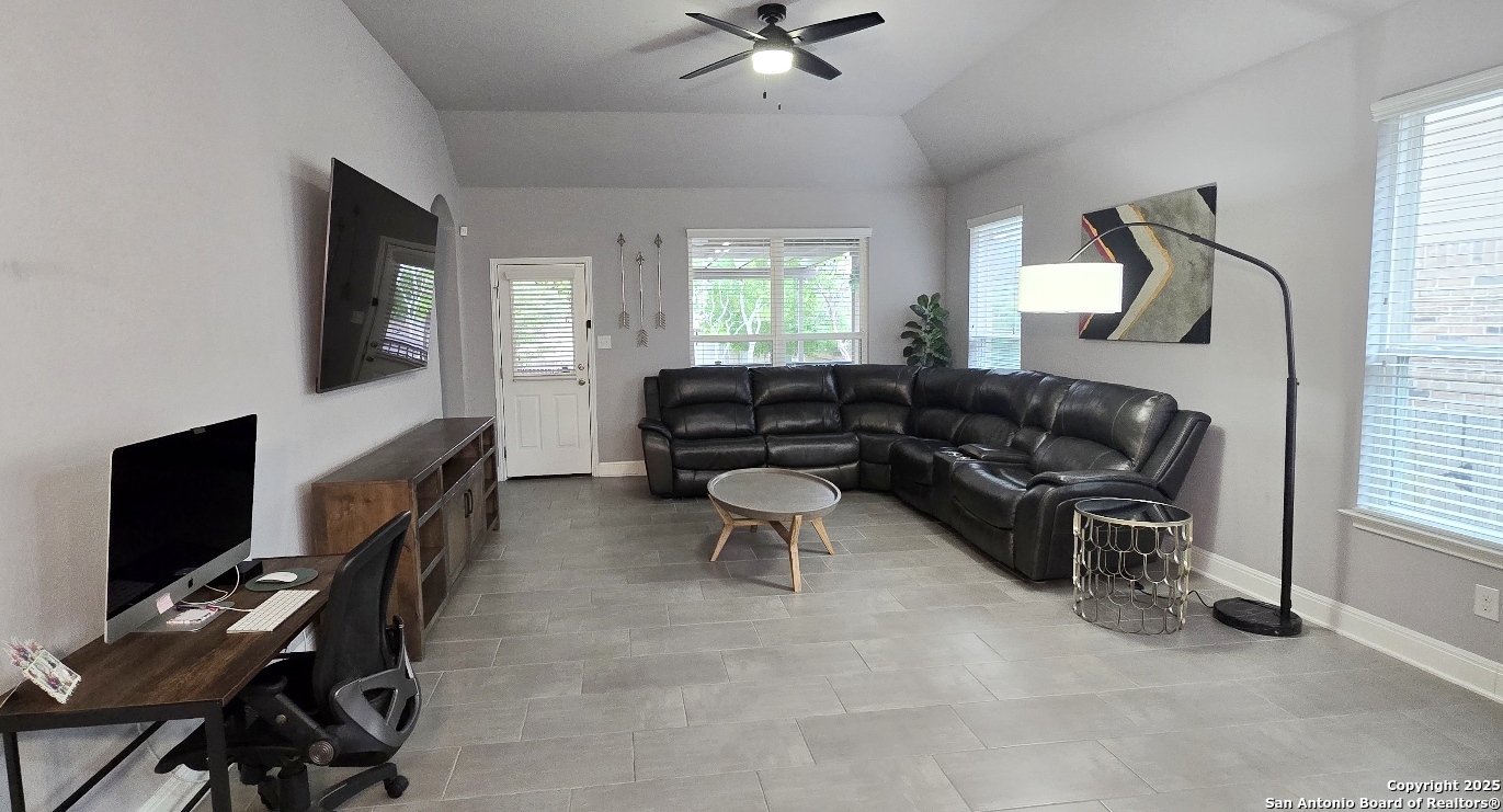 5823 Calaveras Way