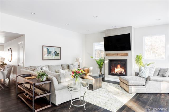 3330 S Columbine Circle