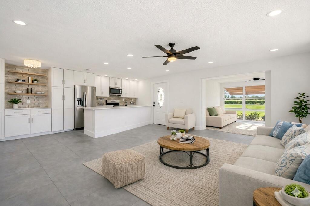 203 Manatee Lane A