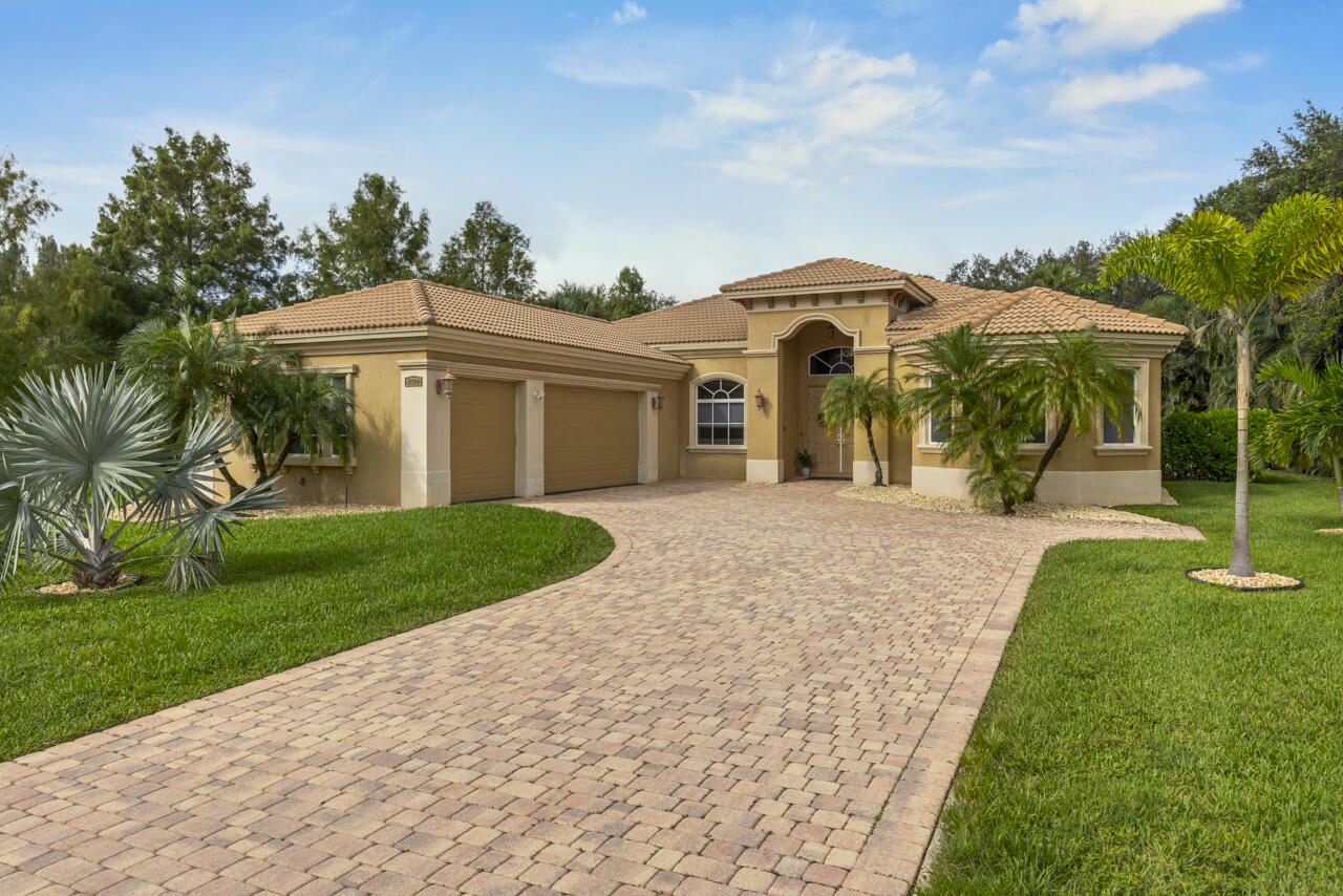 8300 SW Cattleya Drive