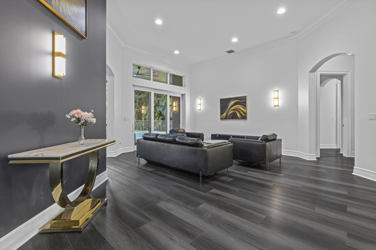 8300 SW Cattleya Drive