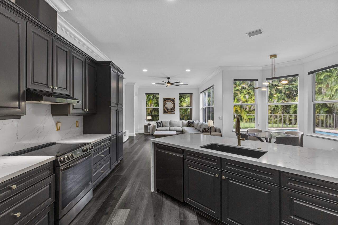 8300 SW Cattleya Drive