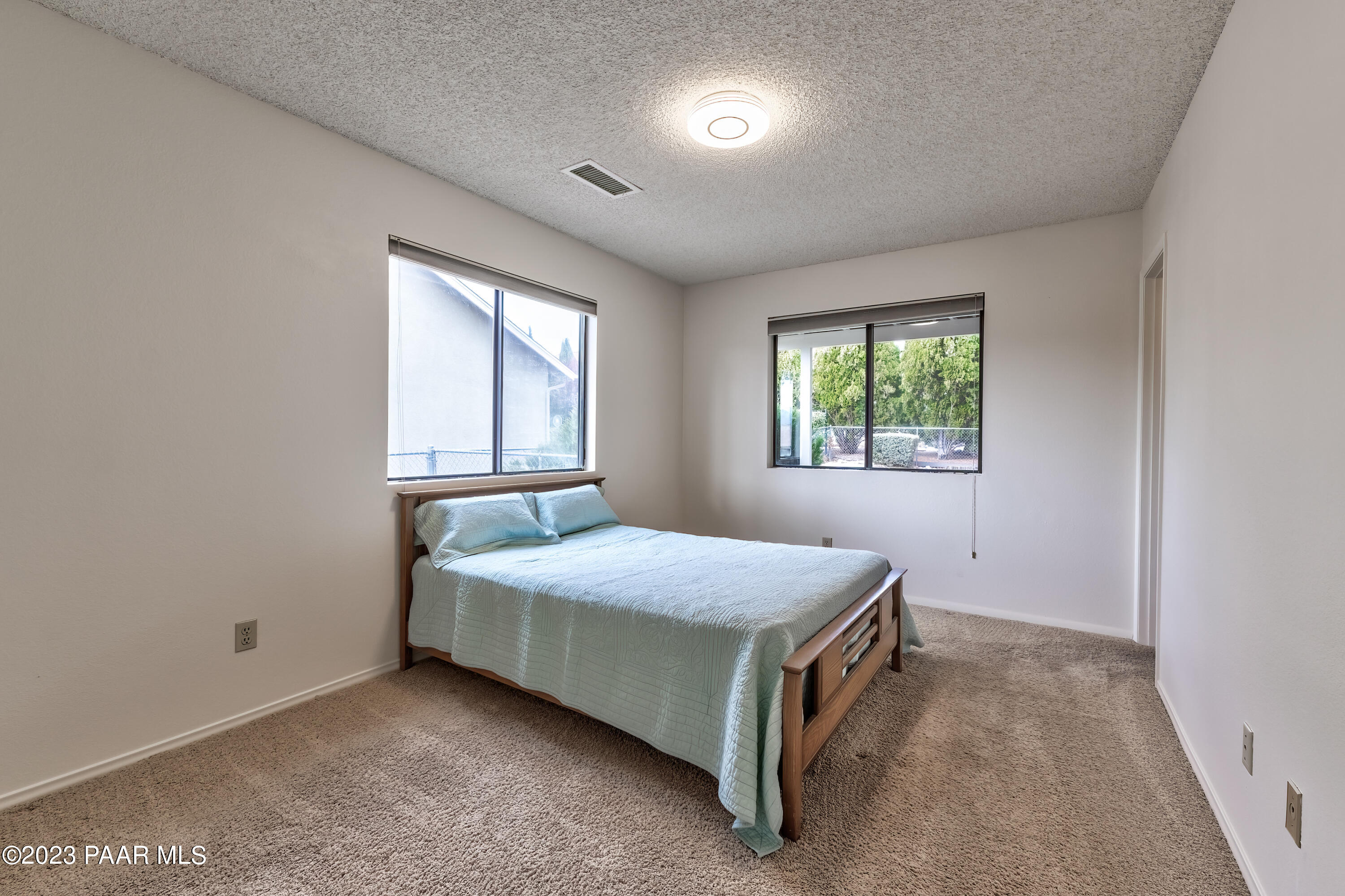 11050 E Manzanita Trail