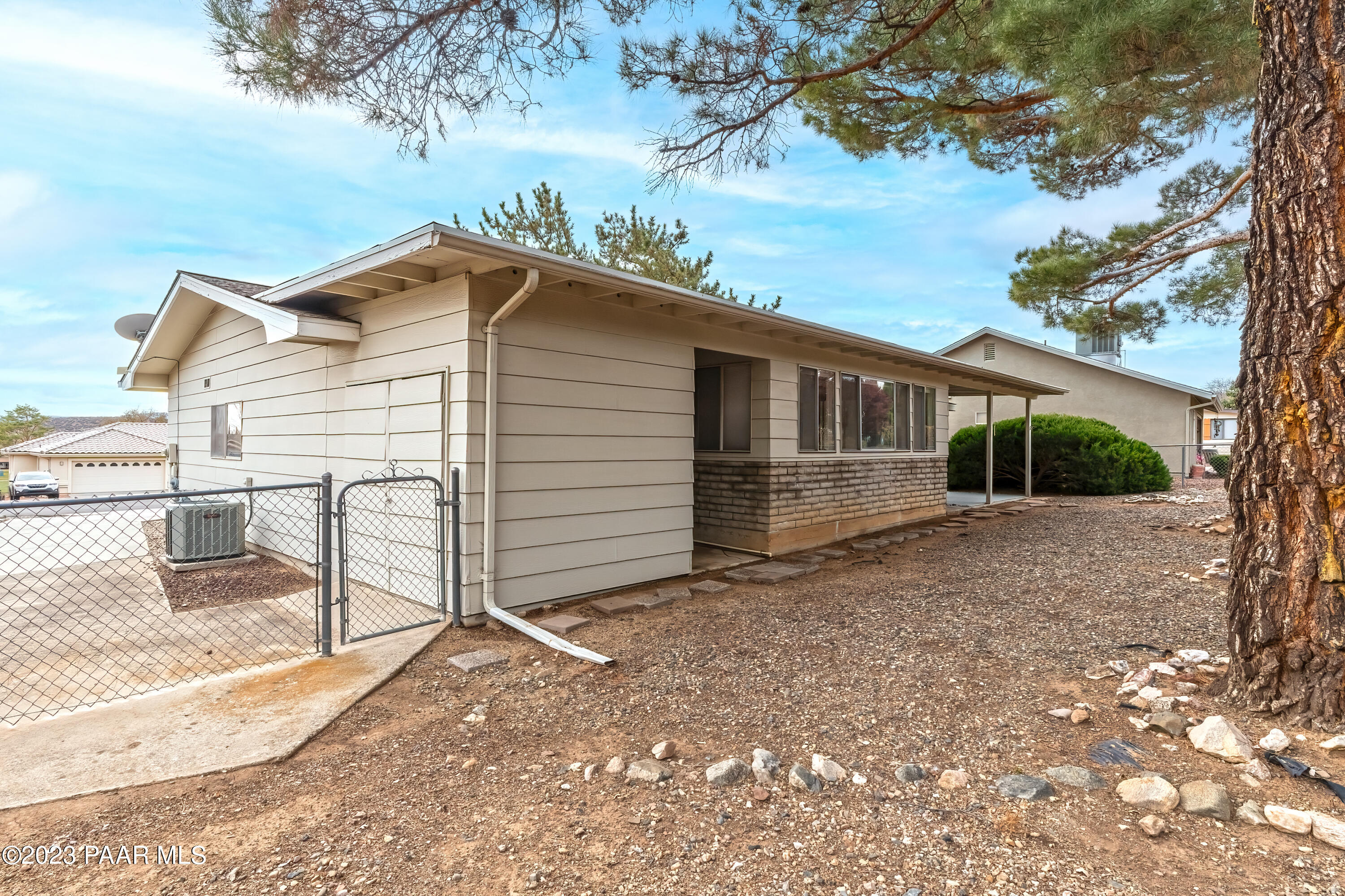 11050 E Manzanita Trail