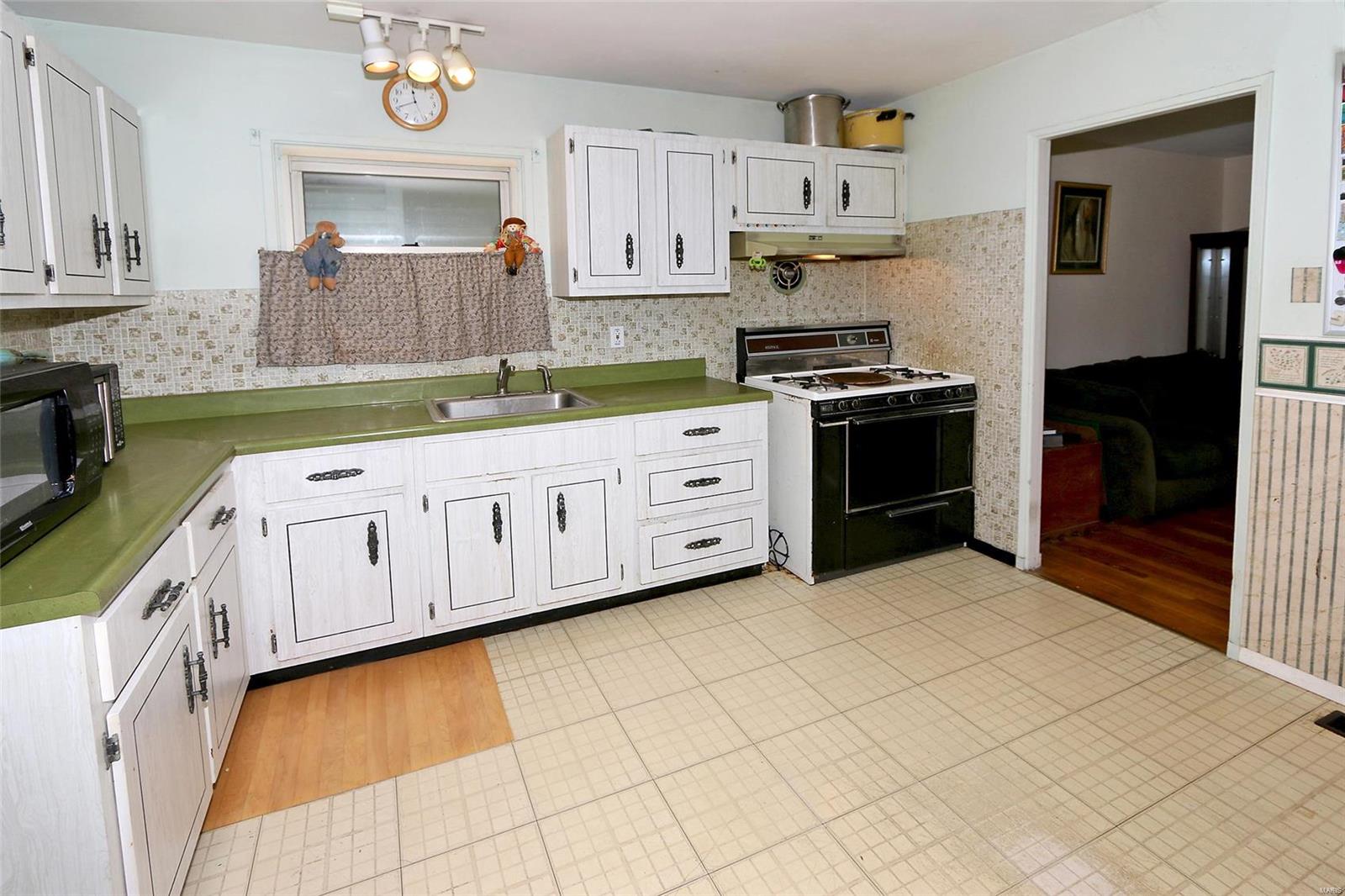 1675 Fernbrook Drive