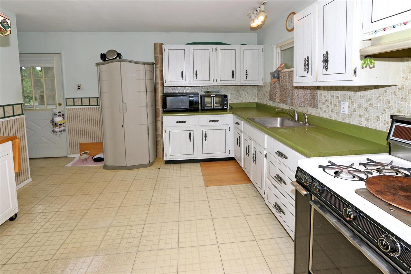 1675 Fernbrook Drive